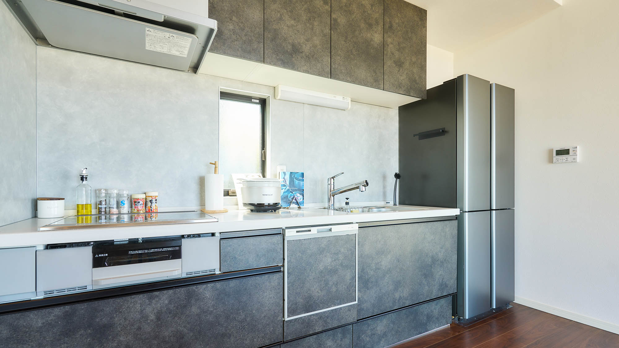 ・【Type i／キッチン】お連れ様とお料理できる広々キッチン。楽しくお料理していただけます