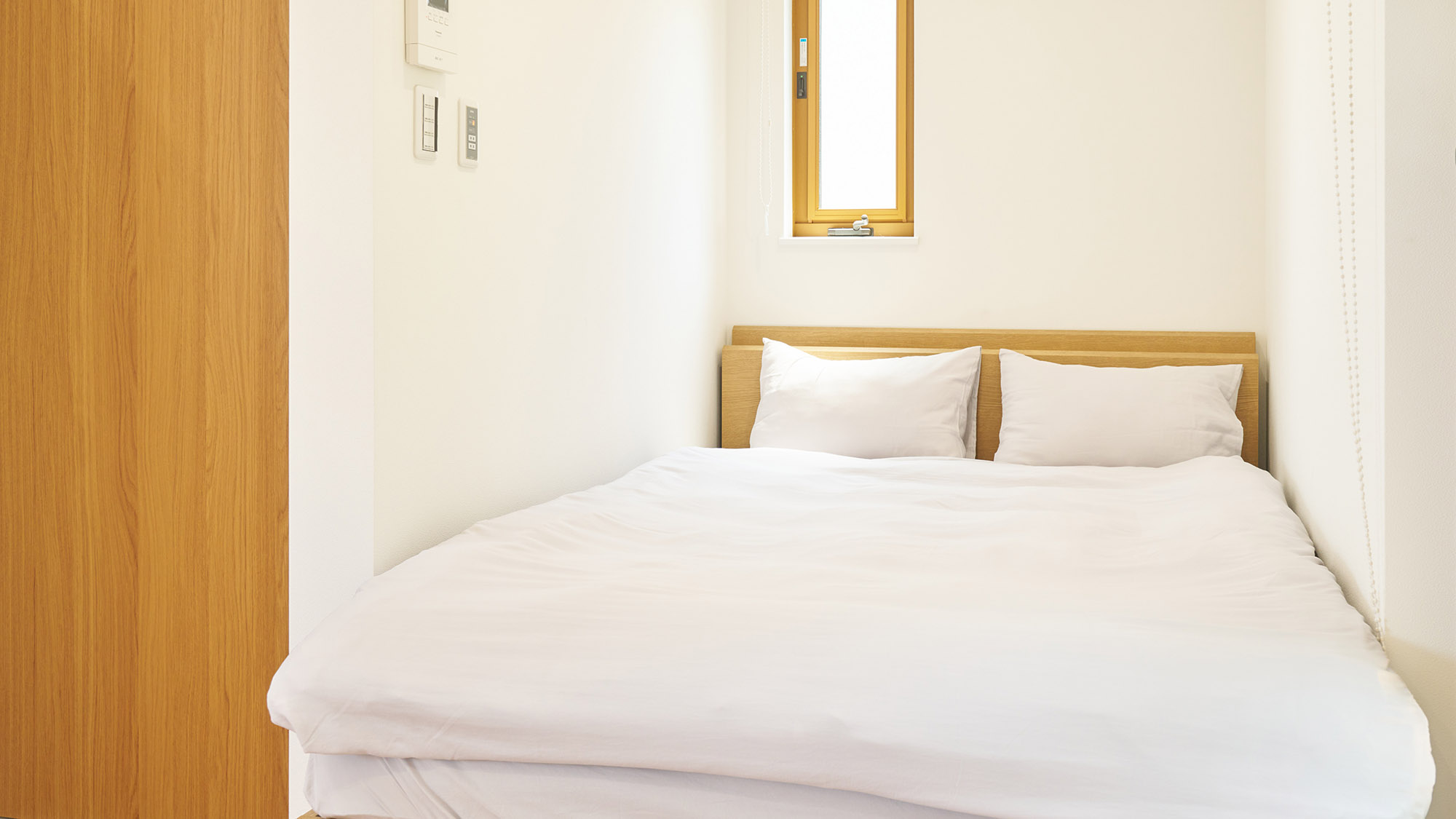 ・【Typeⅱ/ベッドルーム】窓から差し込む日差しで目が覚める気持ちのよい朝をお迎えください