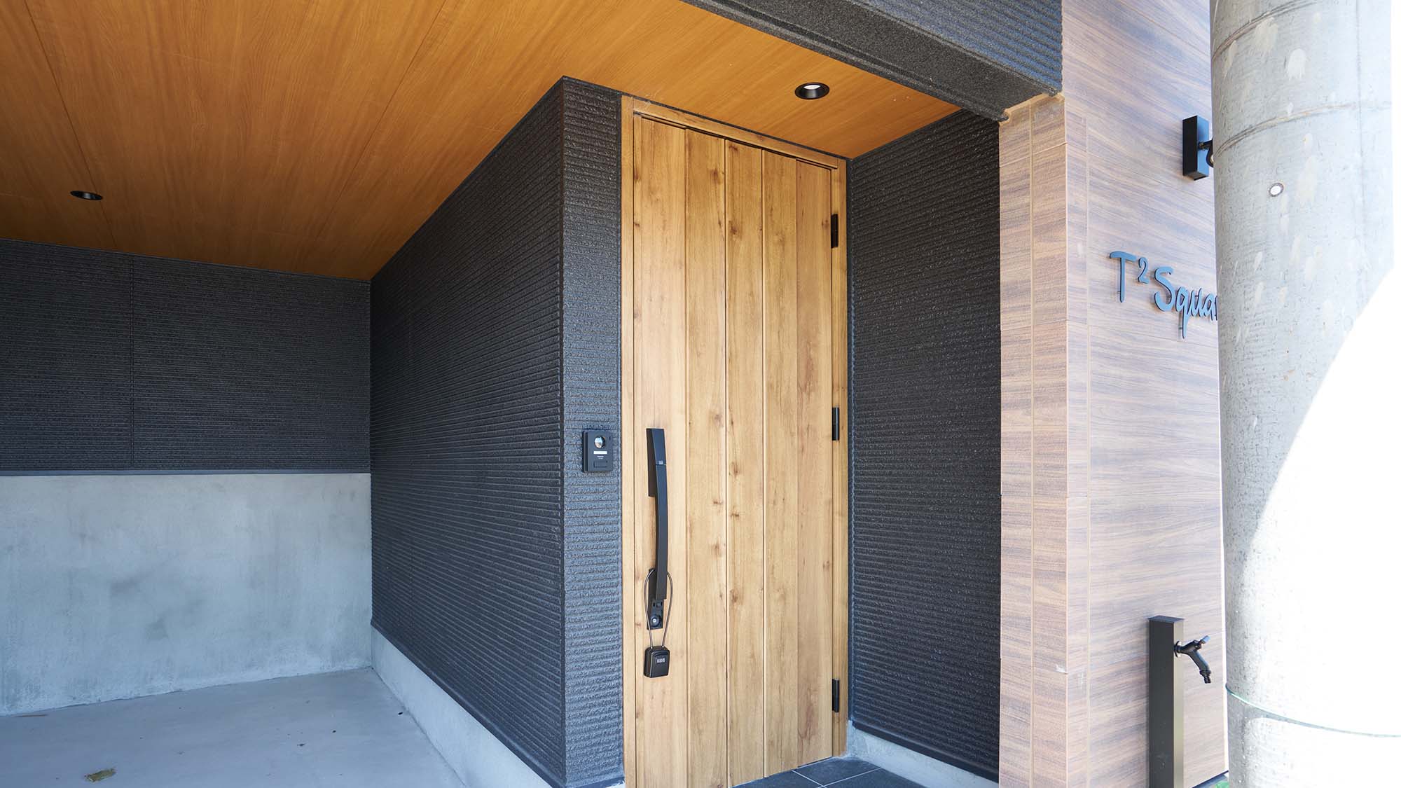 ・【Typeⅱ/外観】目の前は淡路の海。絶景を楽しみながら滞在できます