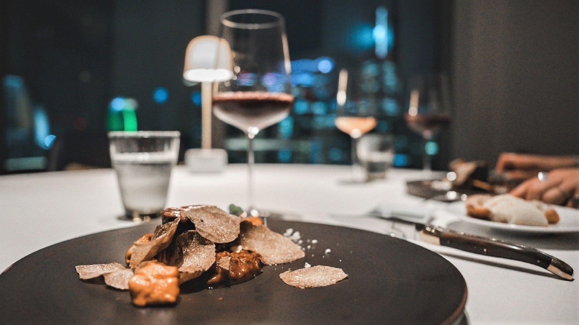 リストランテ「OZIO」でのディナー風景　※イメージ