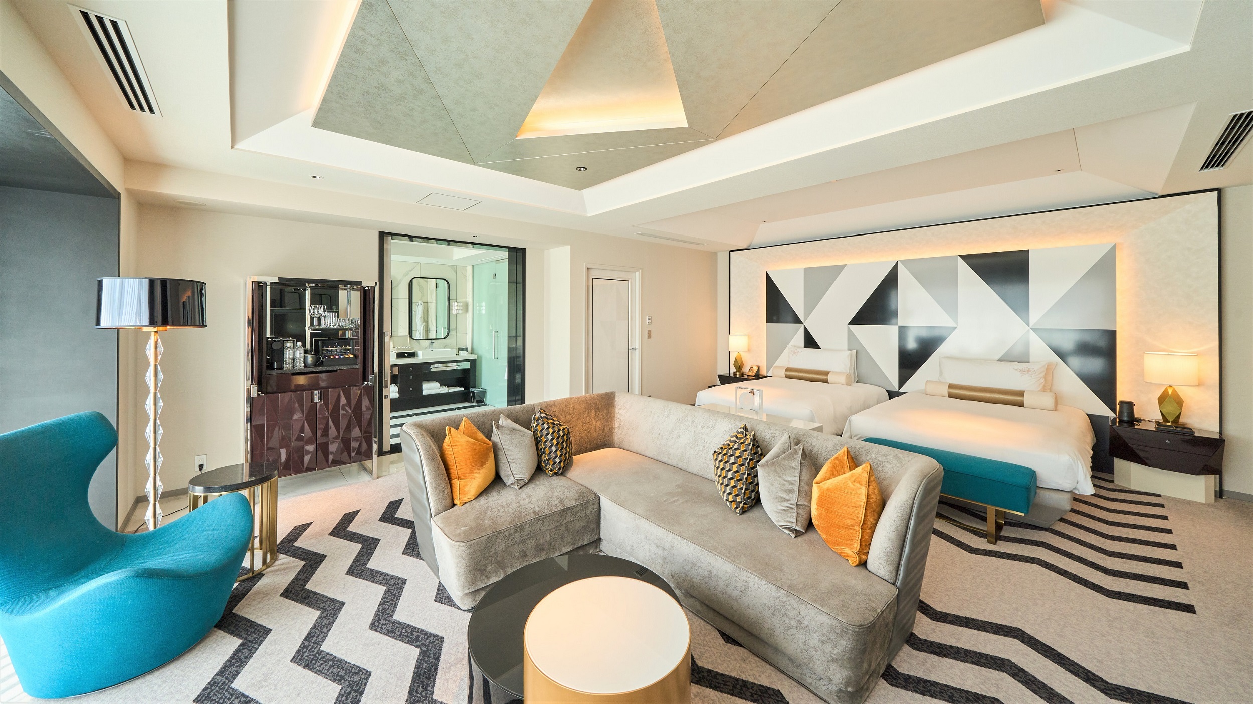 リビングルーム（プレミア スイート ツイン）