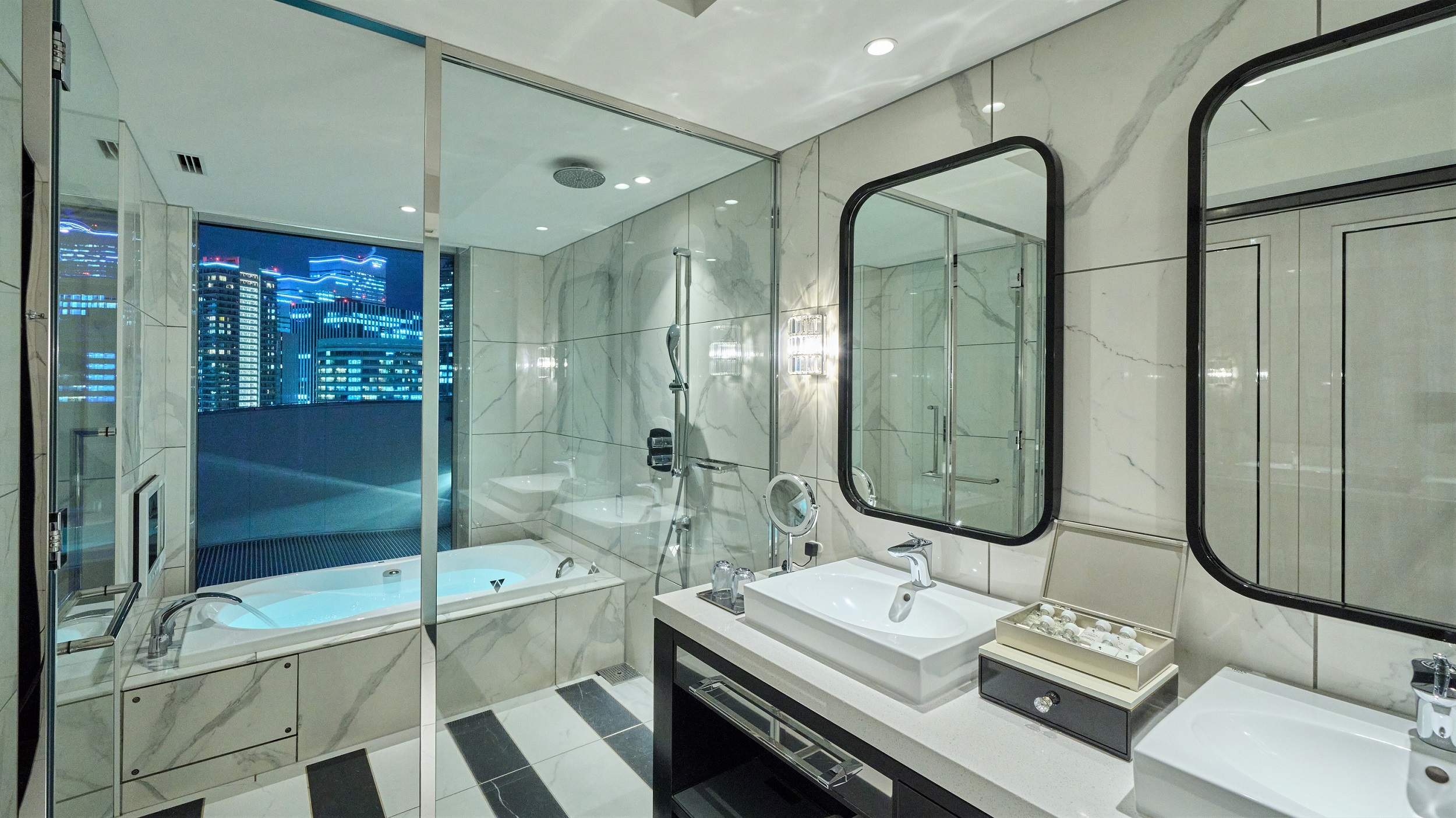 バスルーム（プレミア スイート ツイン）