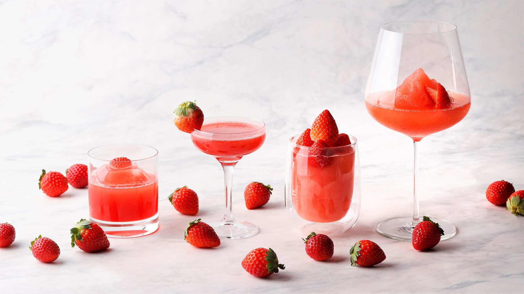 THE KAHALA LOUNGE　ストロベリードリンクイメージ　1月5日～3月31日まで提供予定