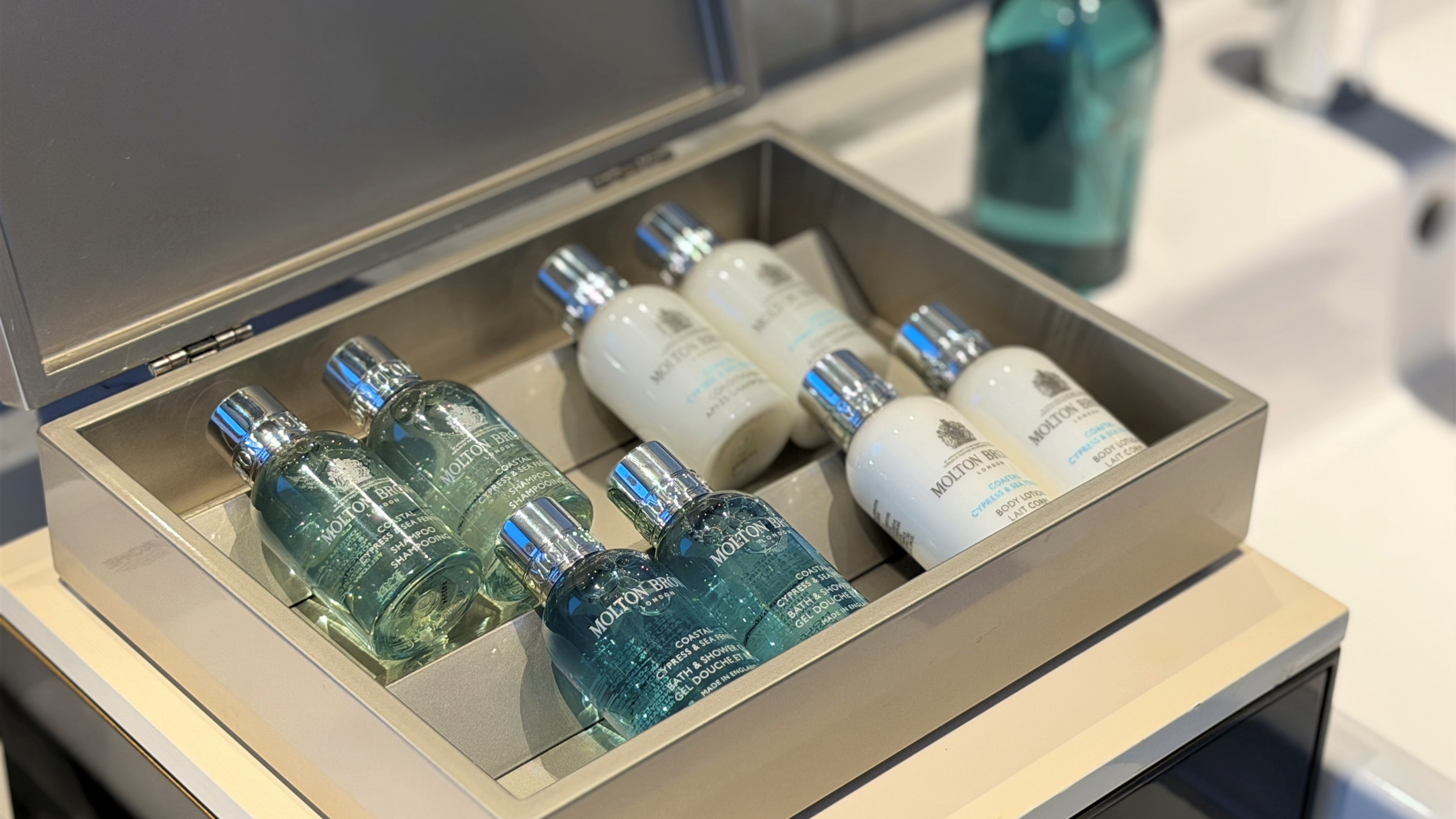 スイートルーム限定アメニティ「MOLTON BROWN」