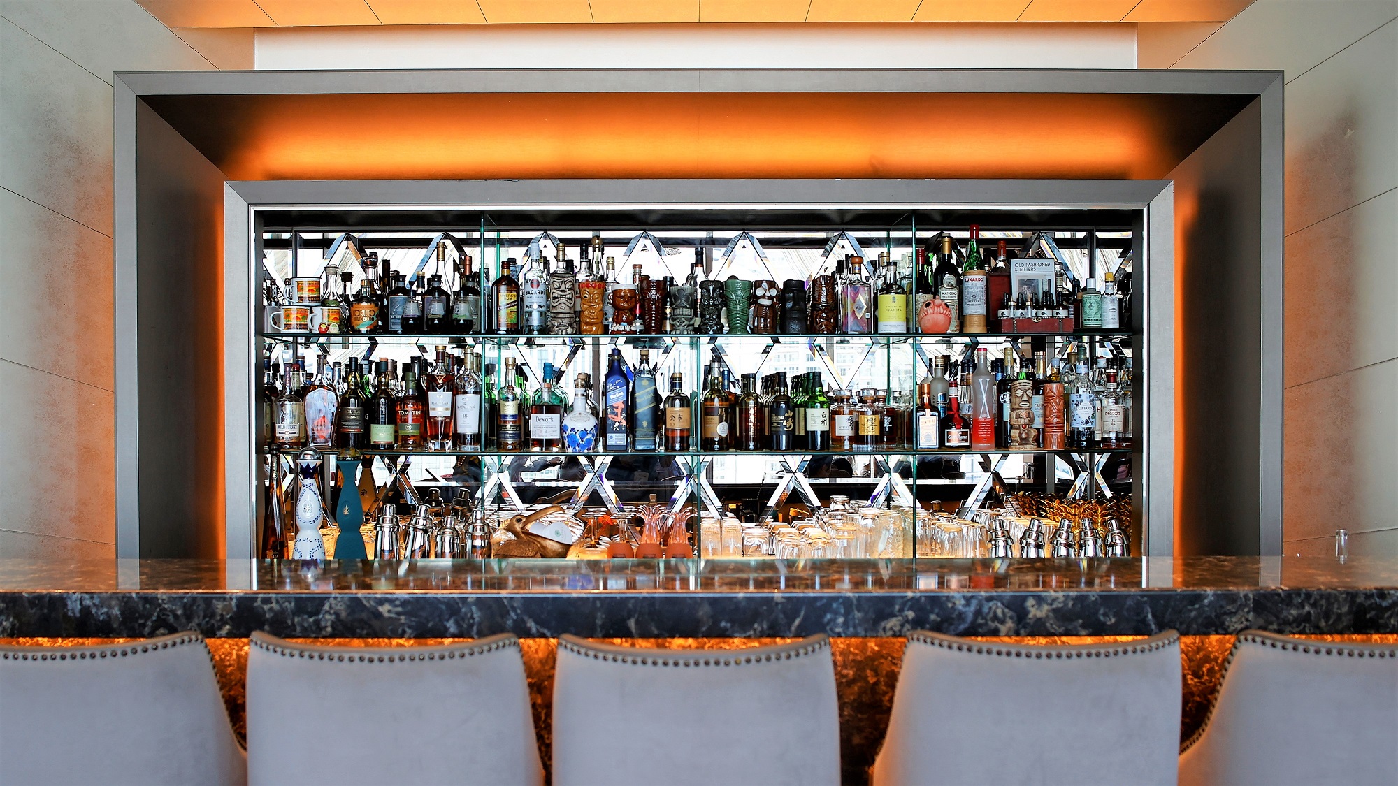 THE KAHALA LOUNGE　バーカウンター