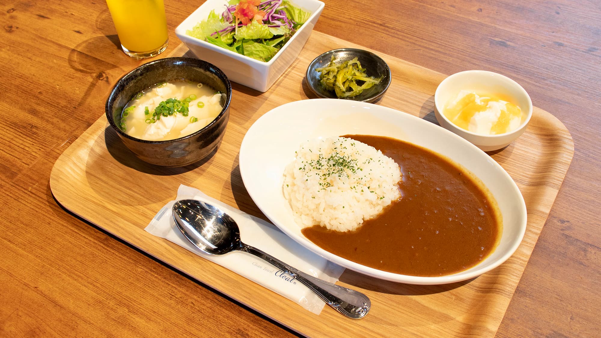 カジュアル日替わり朝食一例(マンゴーカレー)