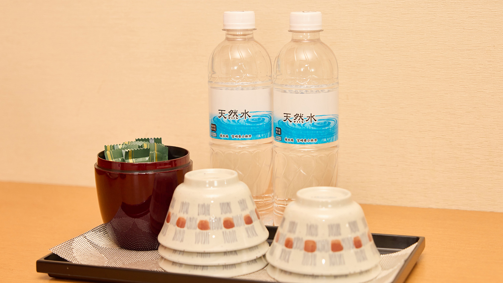 ・【お茶セット】お部屋にミネラルウォーター、お茶をご用意しております