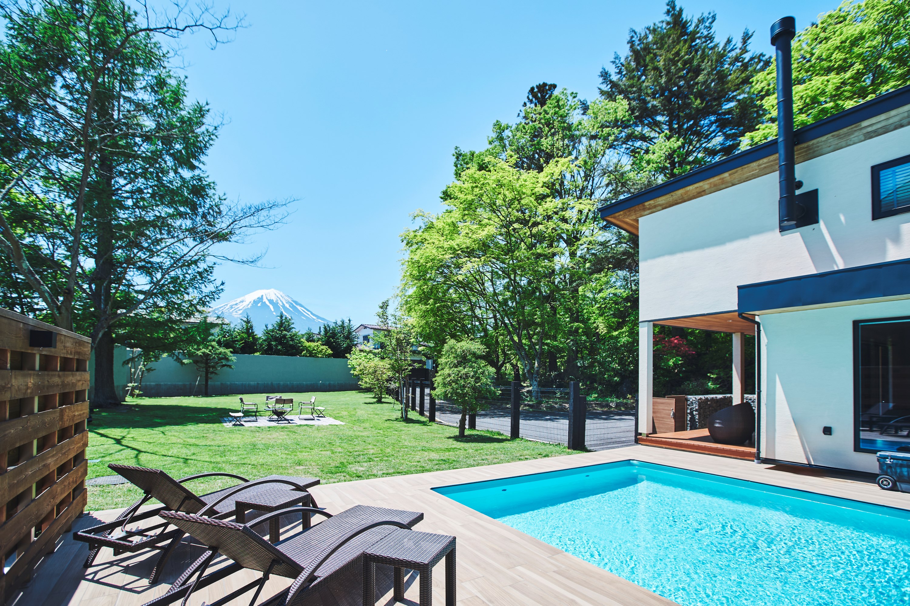 長さ7m、幅4m、深さ1.2mの本格仕様