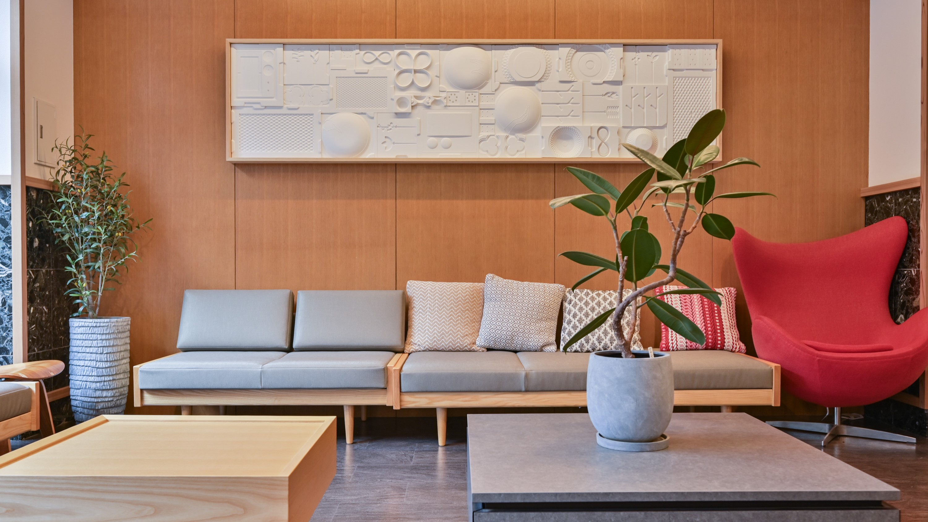 『フリーダイニング＆ロビー』友人同士の語らい場所、食事処、ワークスペース、珈琲無料♪