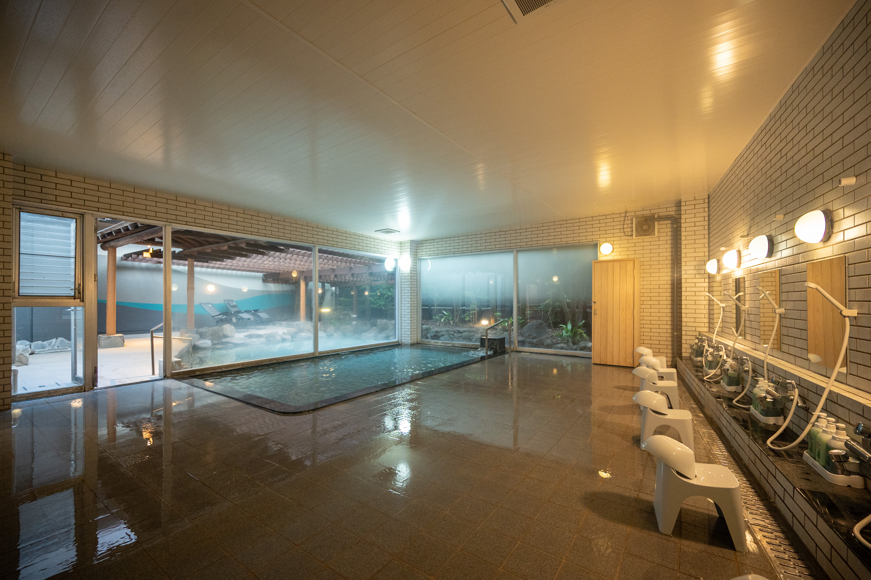 露天・サウナ付き大浴場