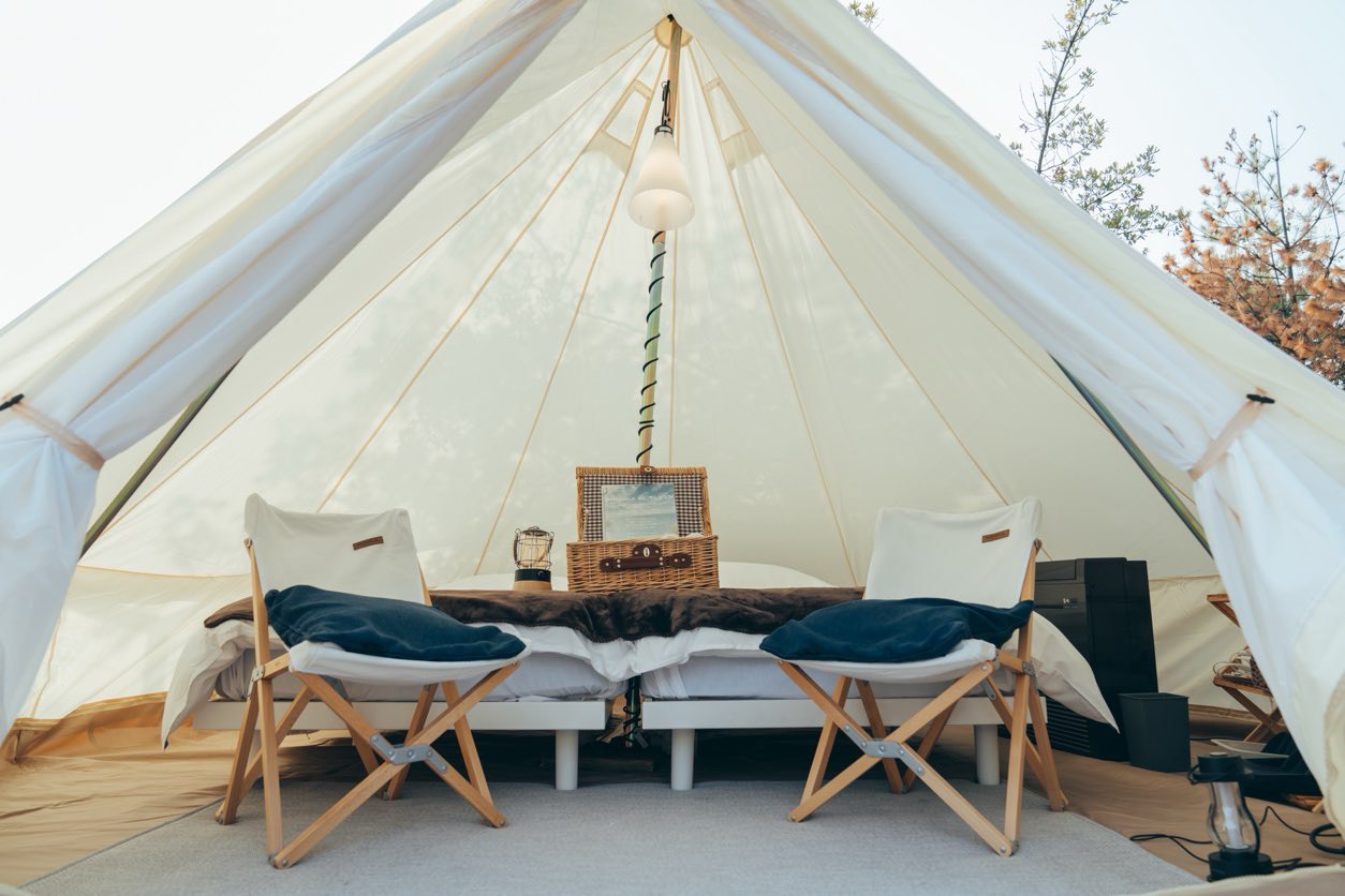 宿泊用テント風景