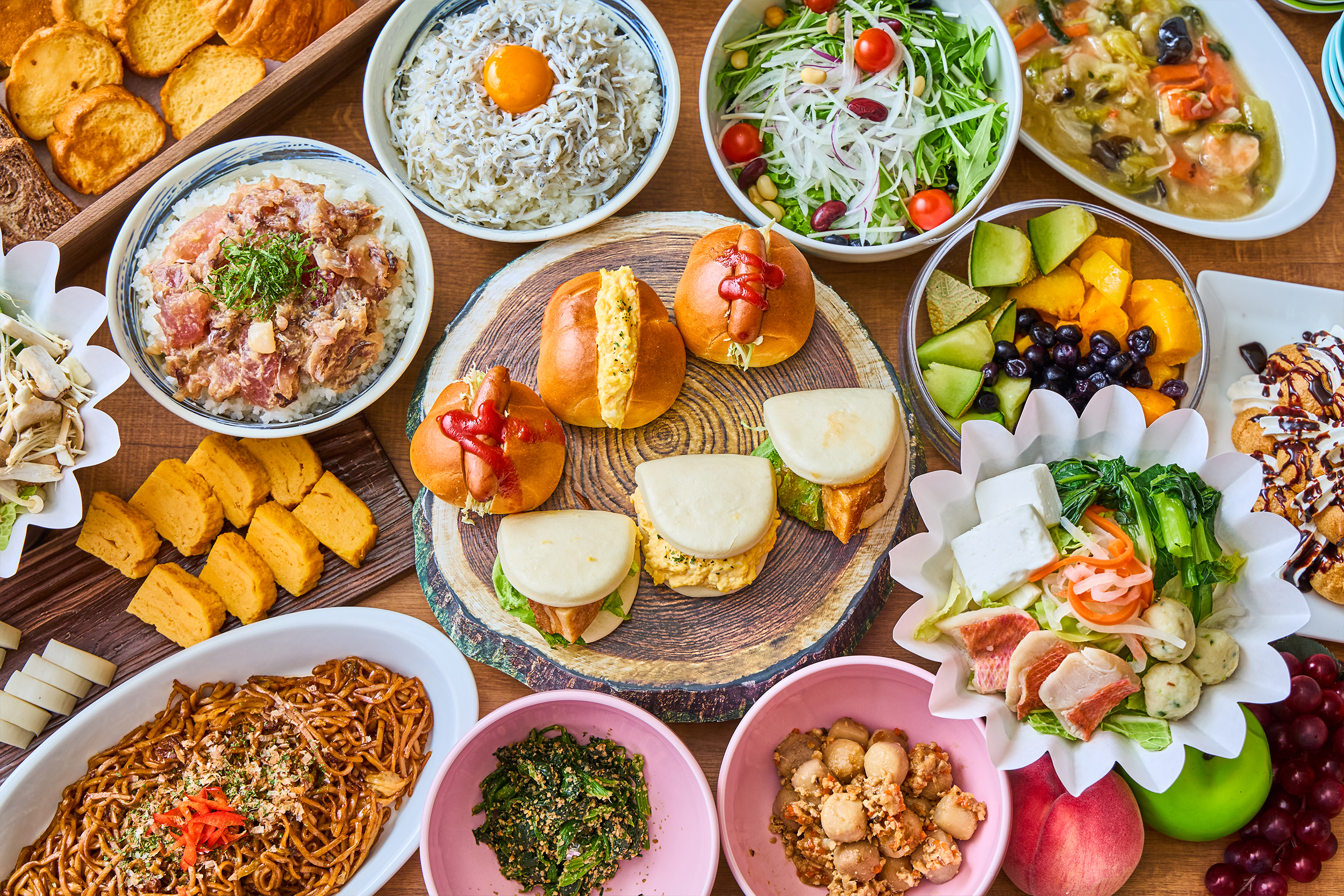 【朝食】朝からめいっぱい食べれるビュッフェを用意しております。