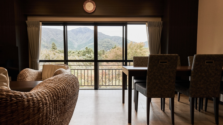 【Bdタイプ一例】94平米／2LDK。お部屋から箱根の山々をお楽しみ頂けます。