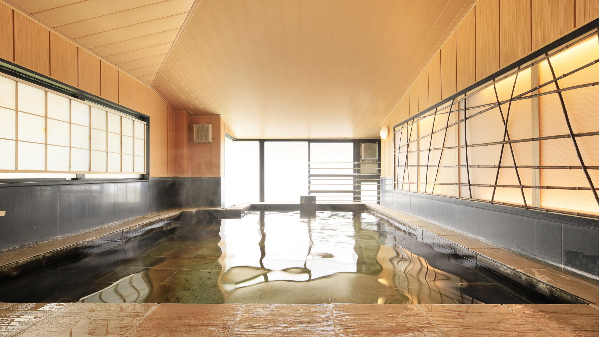 【大浴場】箱根で遊んだ後は温泉で身体を癒してください。