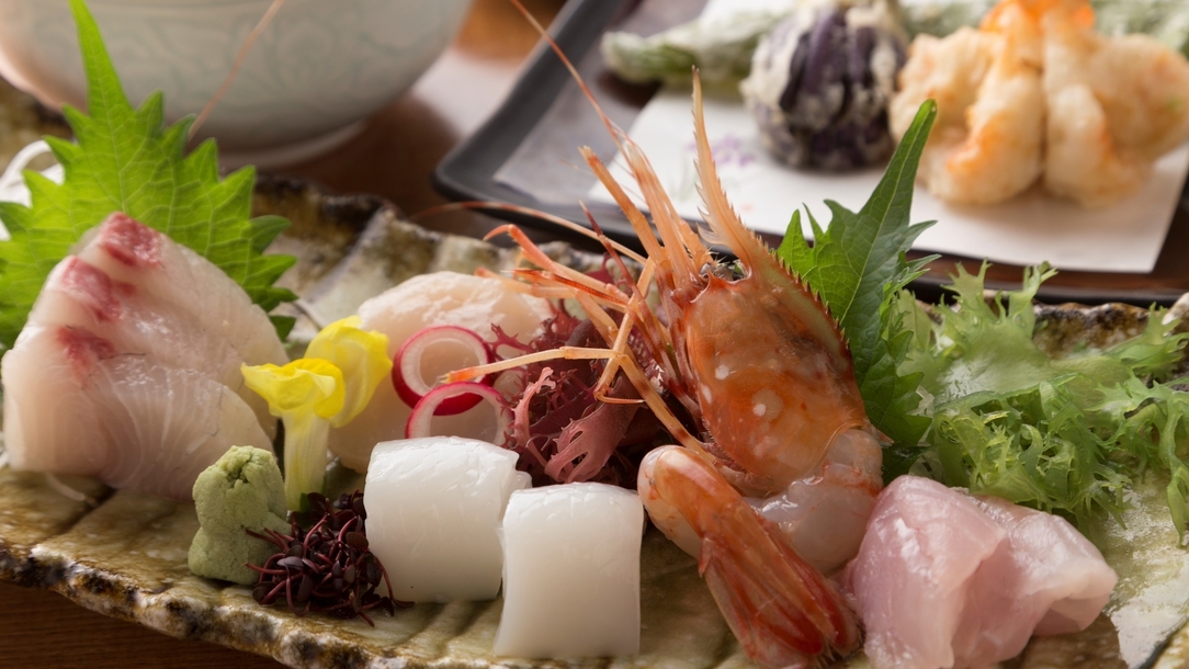 【翠巌本館】＜夕食は別施設「定山渓第一寶亭留 翠山亭」にて＞旬の翠山御膳（夕食10，000円コース）