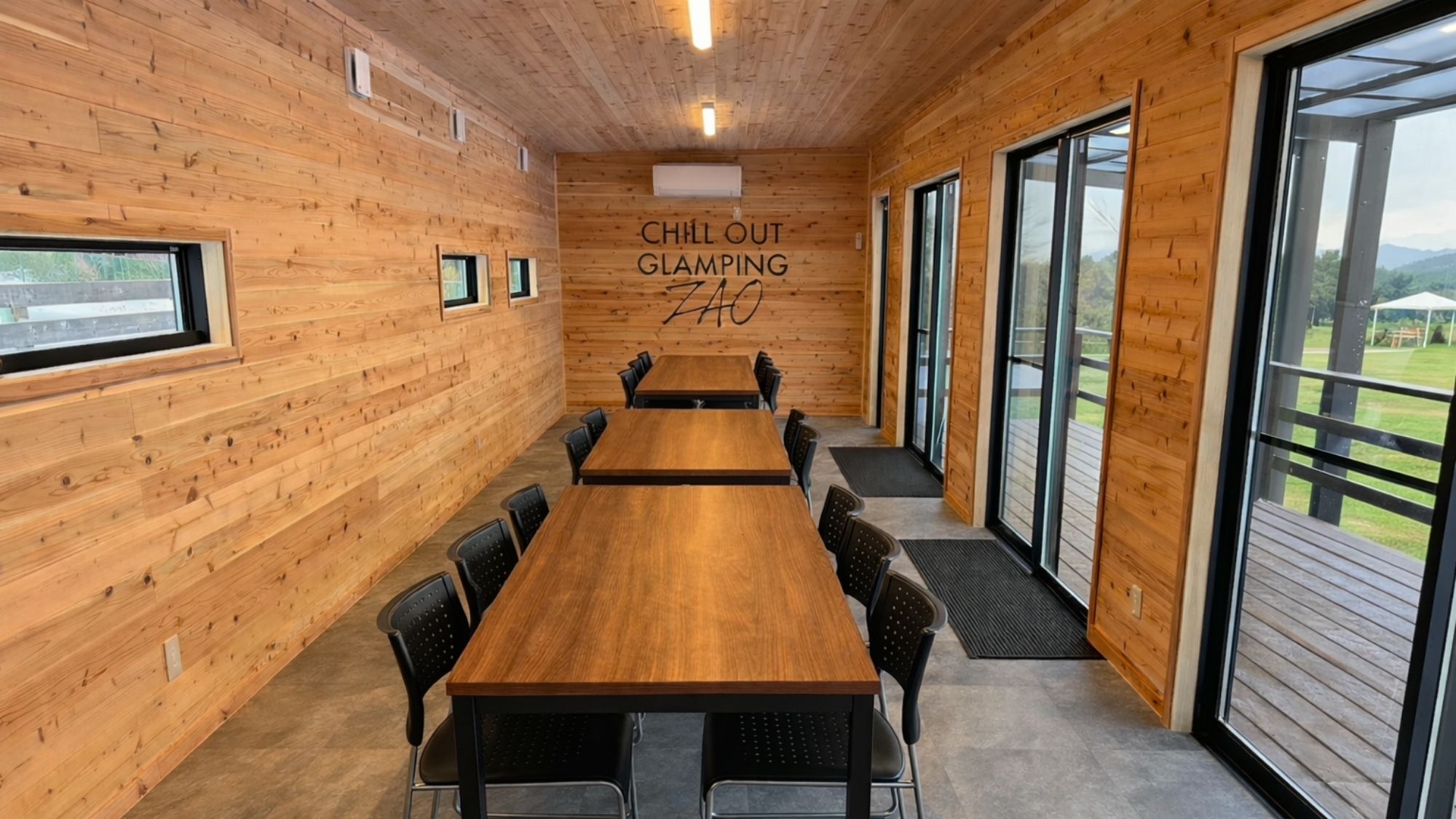 トレーラーハウス内観②