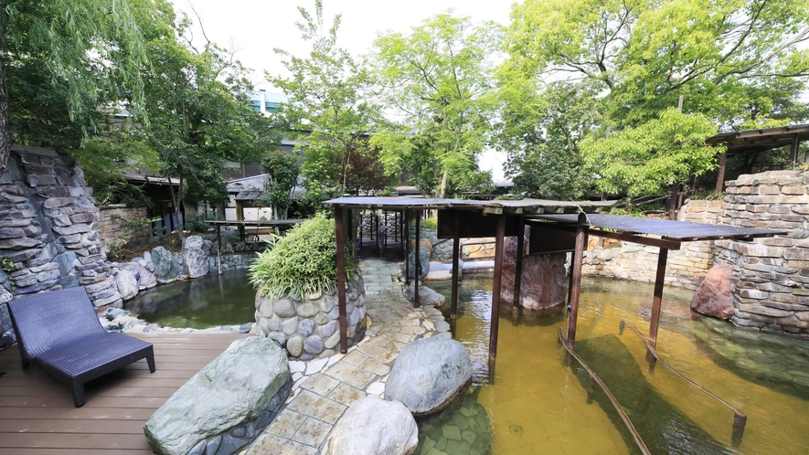 露天風呂～広々とした温泉施設”茂美の湯”～