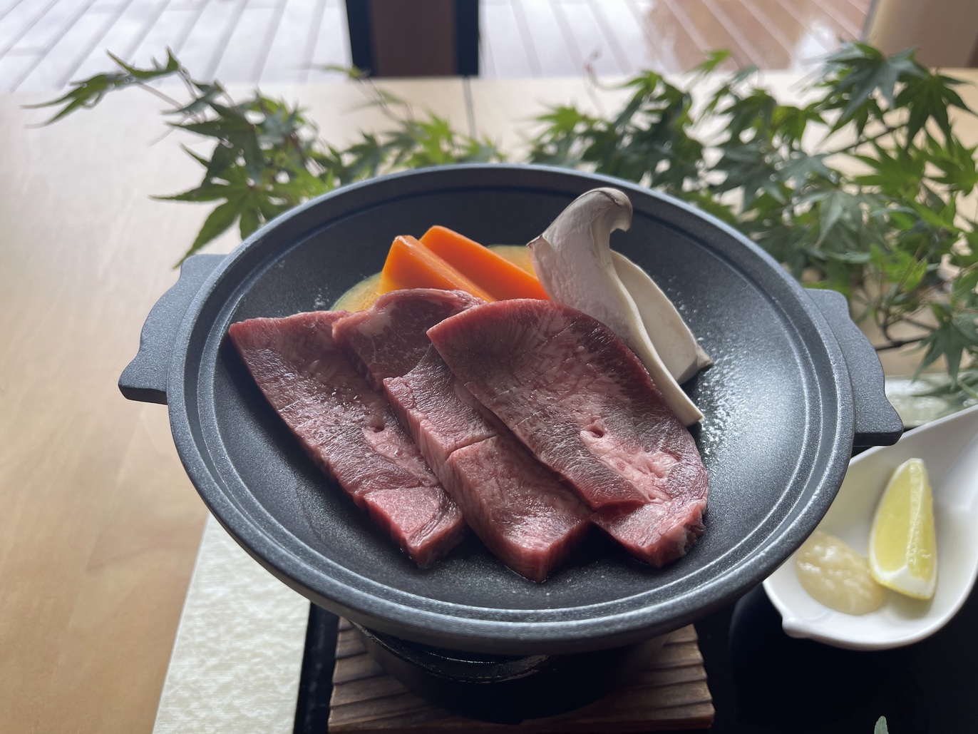 【極上の贅沢】仙台名物焼き牛タン×三陸鮮魚のお造り×ハーフバイキング★飲み放題【2食付】