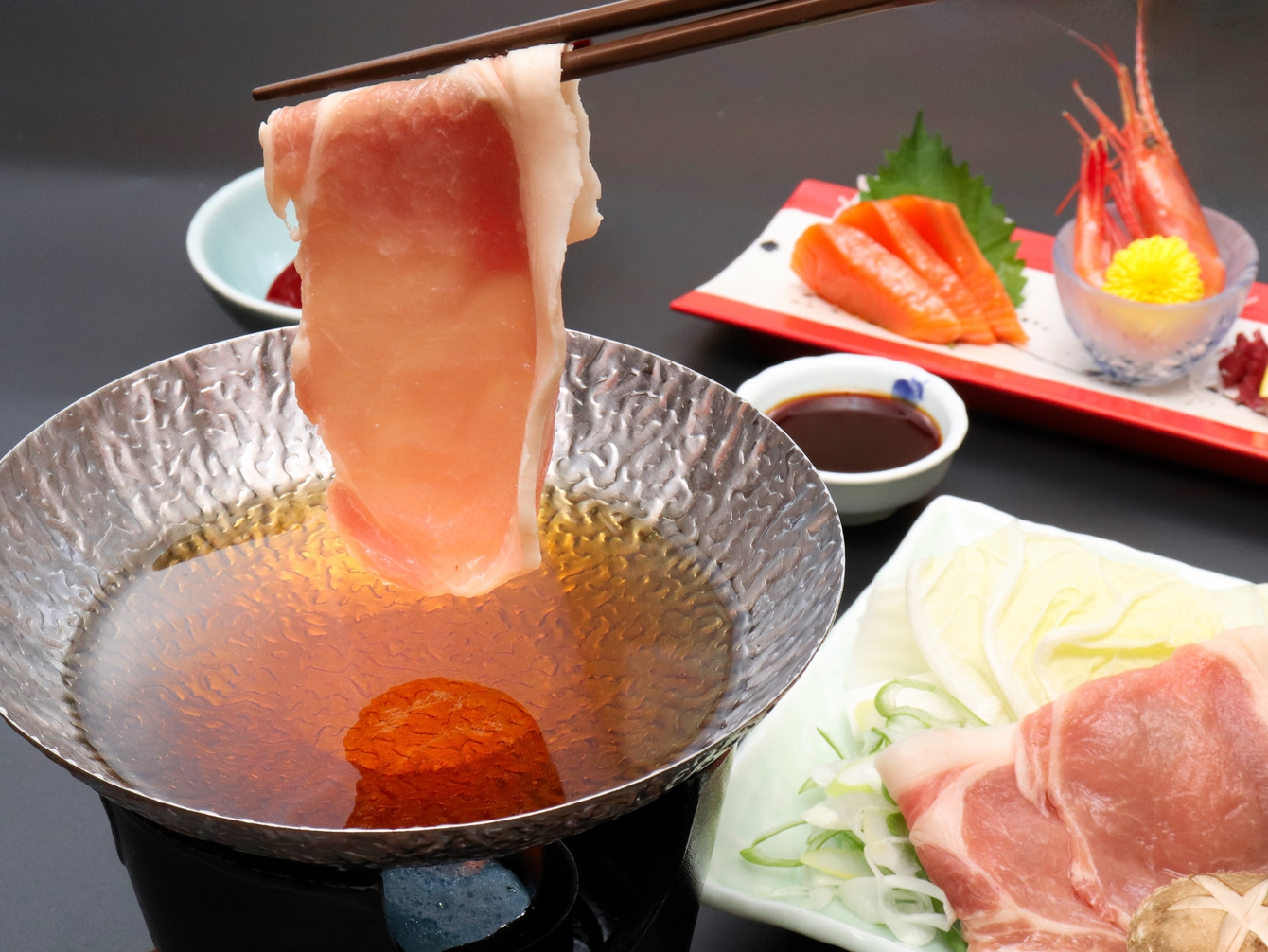 【極上の贅沢】伊豆沼豚ロース鍋×三陸鮮魚のお造り×ハーフバイキング☆24時間飲み放題【2食付】