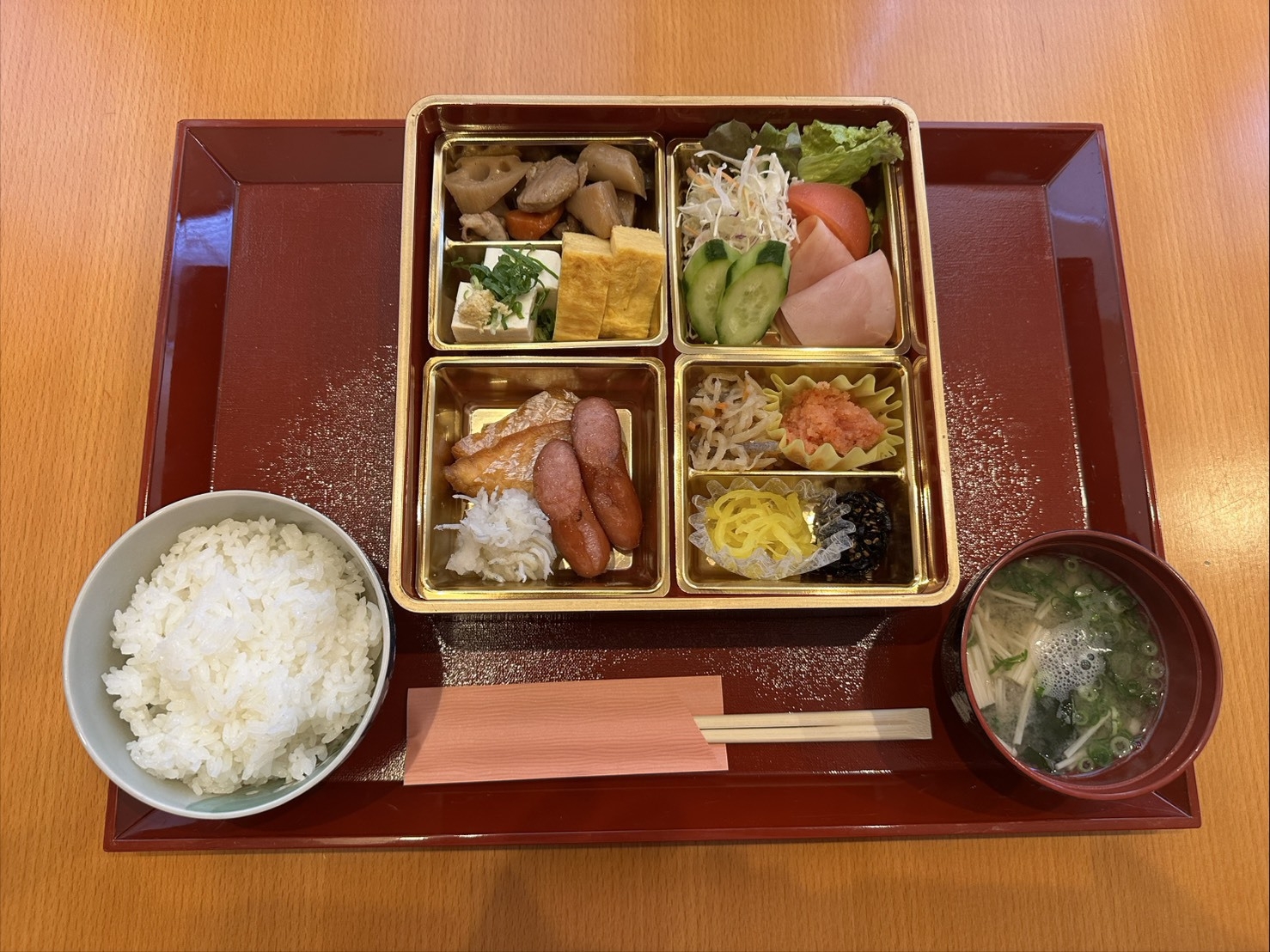 ゆったり過ごせる１２時チェックアウト【朝定食付き】