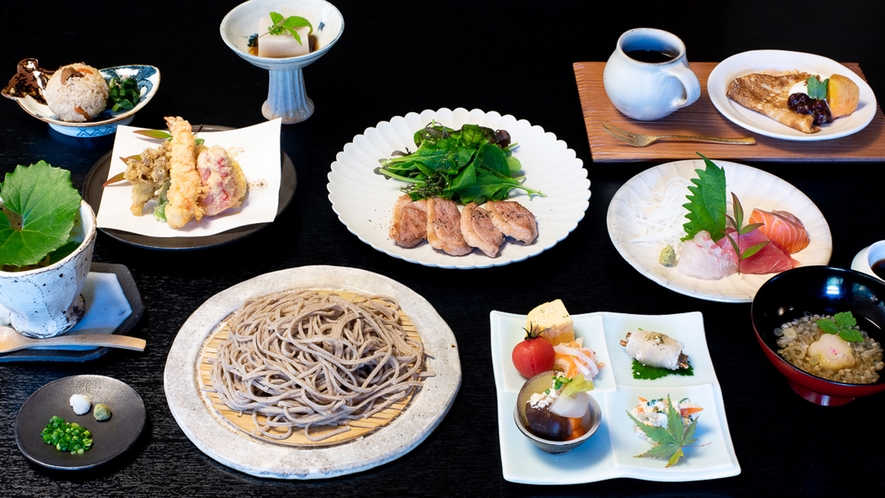 ・【お蕎麦夕食イメージ】美味しいお蕎麦とお肉や天ぷらなどが楽しめます