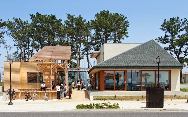 CAFE SEA DAYS  さん　当施設並びの「北条海岸沿い」にあるお店です。