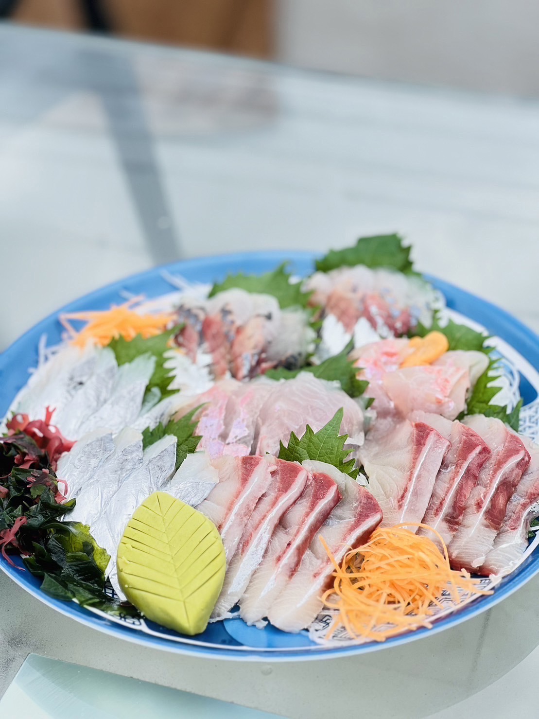 麻布館山　朝採れ地魚の販売　リーズナブルな価格で館山湾で採れた地元の幸を電話一本で用意してくれます。