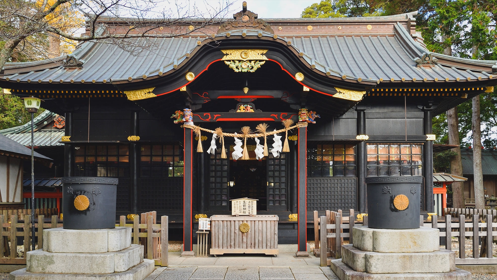 【周辺／玉前神社】長い歴史があり、縁結びや子授け、安産、子育てなどにご利益があるとされています