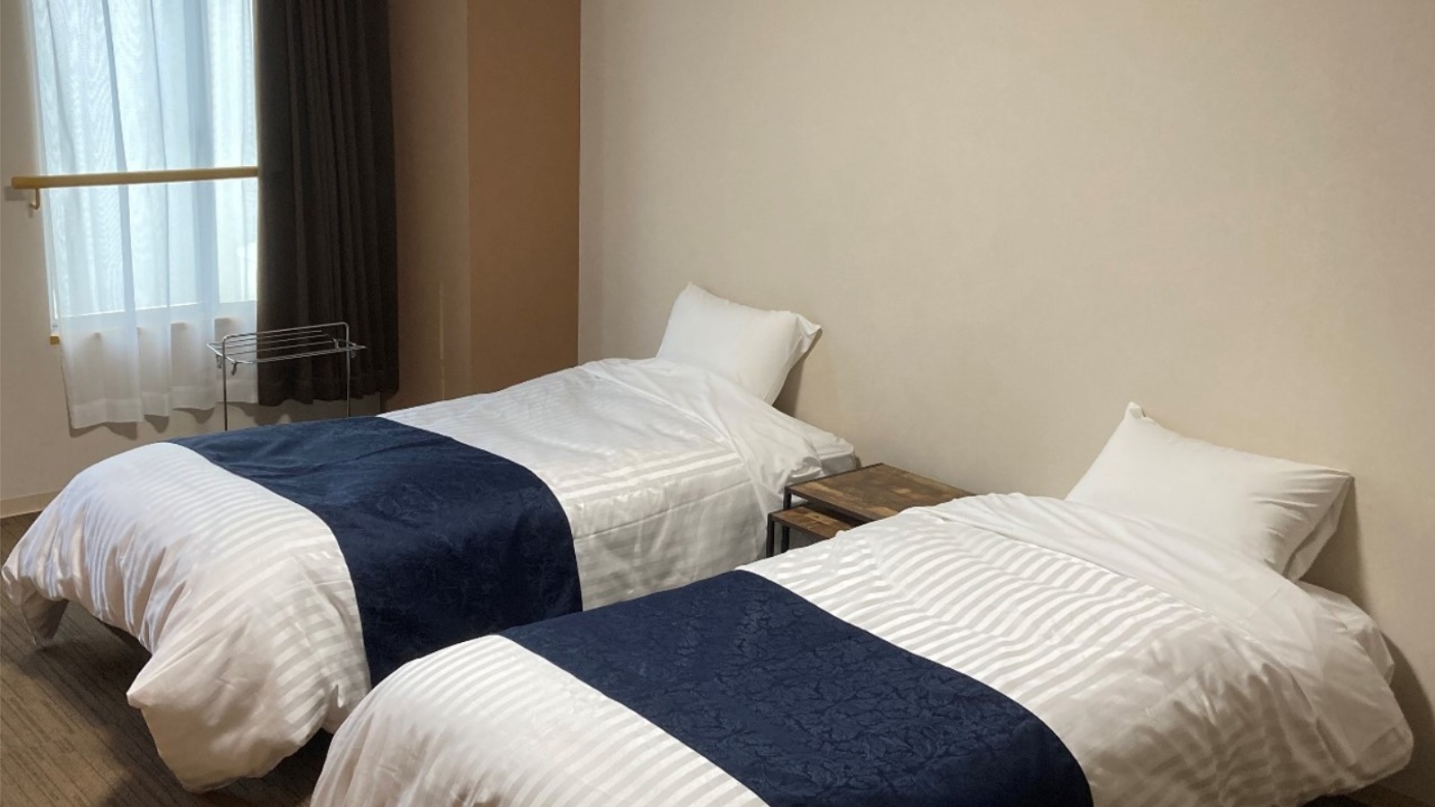 洋室ツイン　フカフカベッドで疲れた体もリフレッシュ