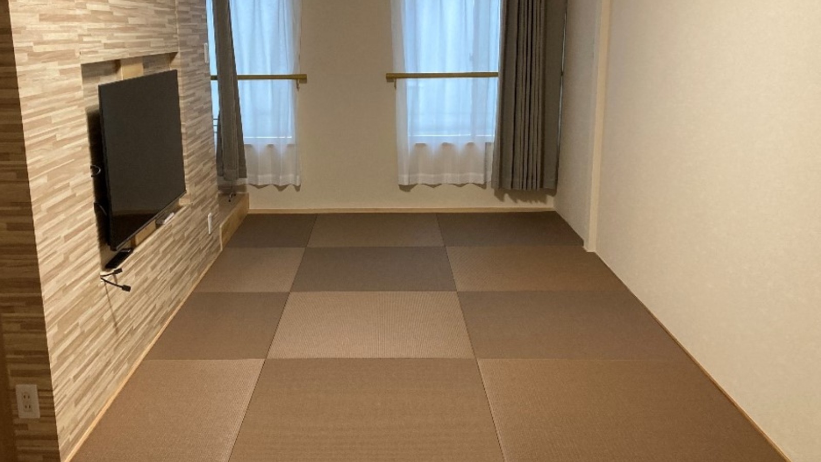 和室　琉球畳を使用しており快適にお寛ぎいただけます。