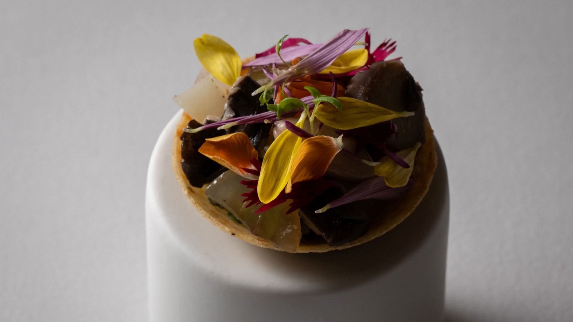 【夕食一例】和と伊が程よくミックスした魅力的な料理をご賞味ください