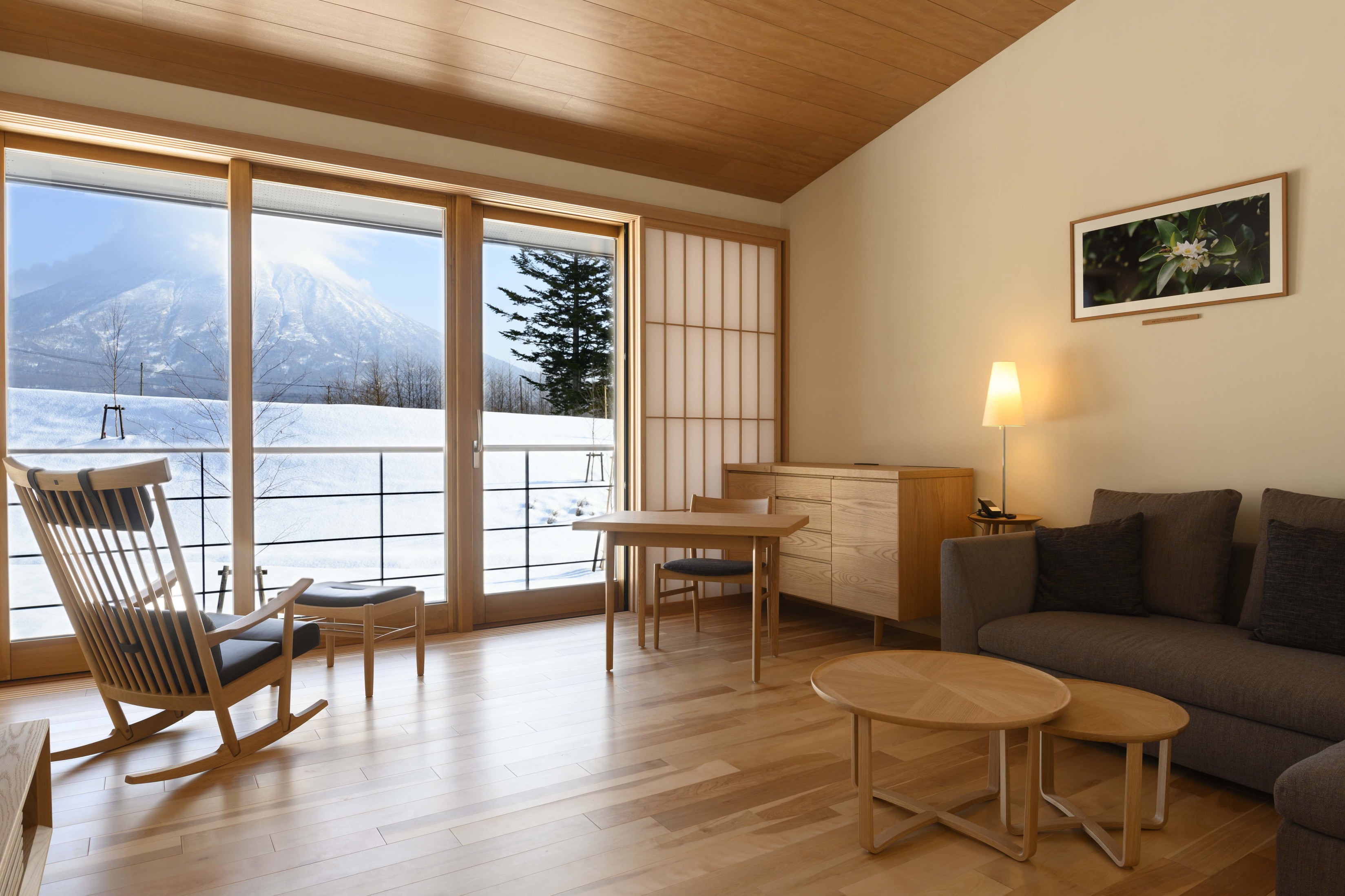 【25-26年冬早割・3泊以上限定】冬のニセコを先取り予約・雪原風景と温泉　朝食付　夕食無し