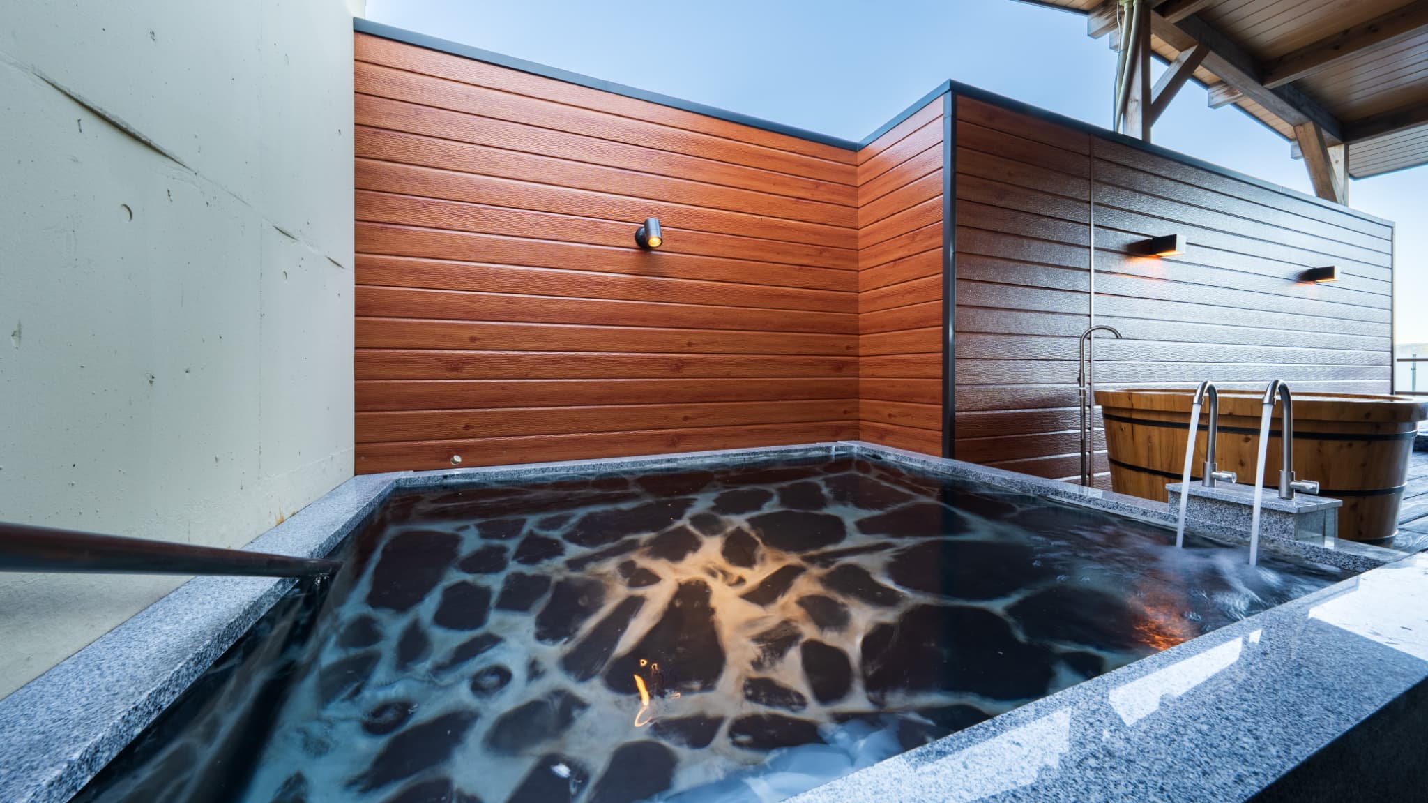 【スイートヴィラ／和洋室】夏期限定プール付