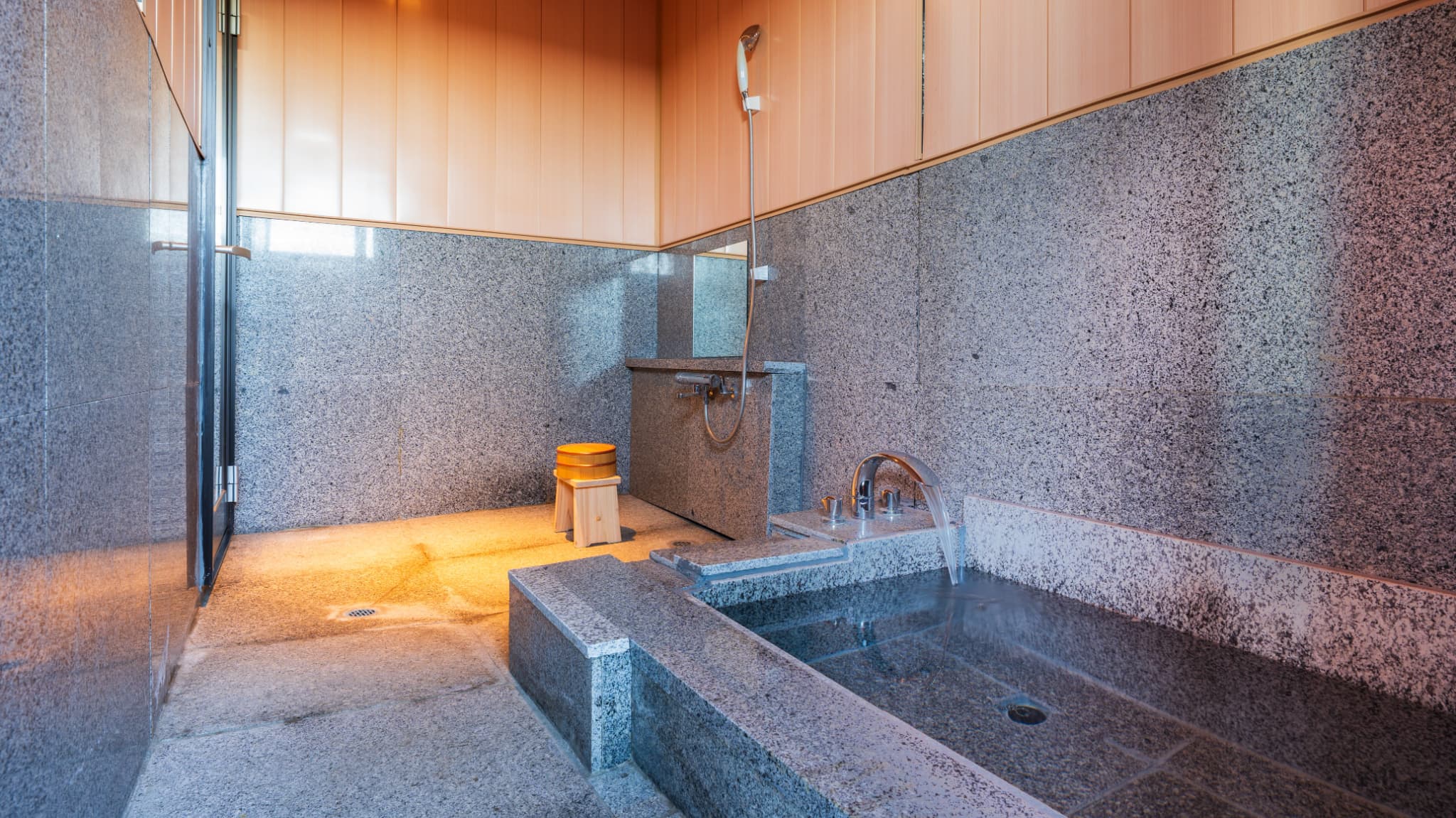 【スイートヴィラ／和洋室】夏期限定プール付