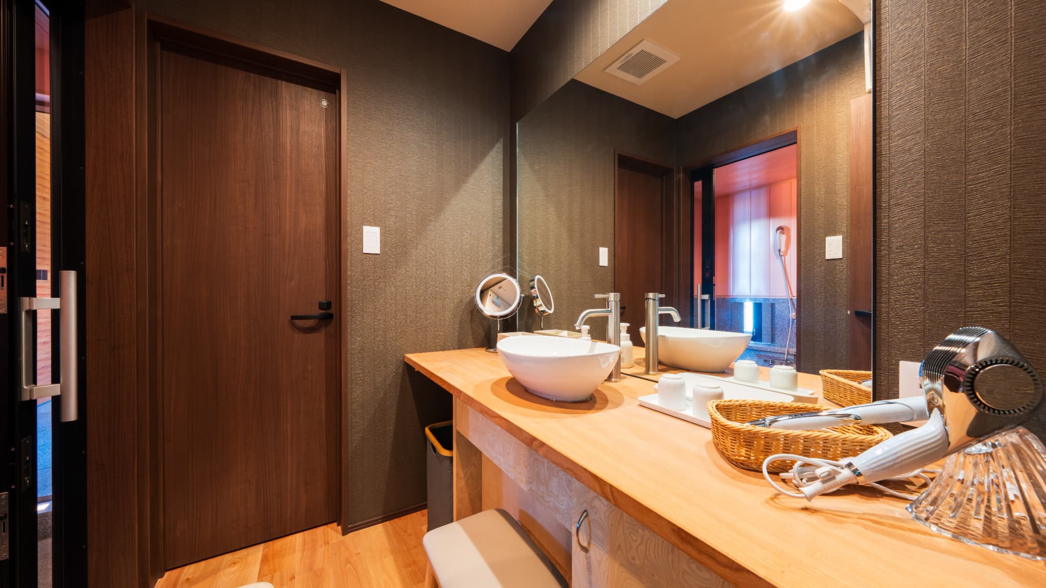 【スタンダードヴィラ／洋室／2ベッド】温泉・低温バレルサウナ付