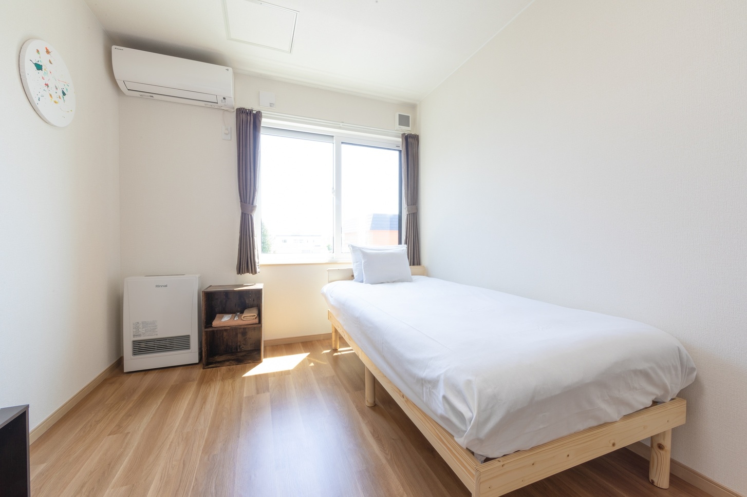 【素泊まりプラン】全室個室のプライベート空間はスマートテレビ＆冷暖房を完備
