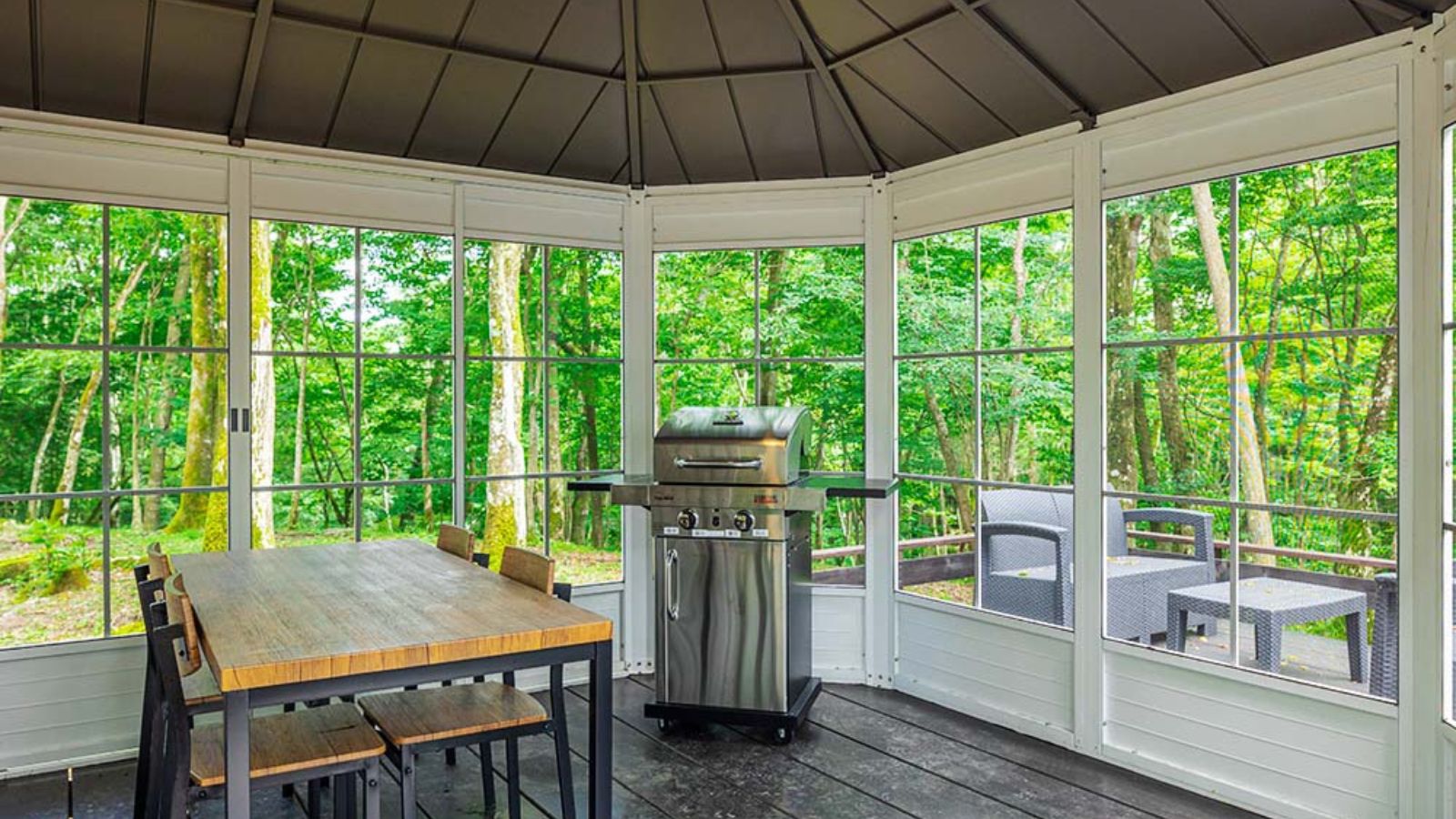 トレーラーハウス専有24平米＜デッキ付｜グローブトロッター＞