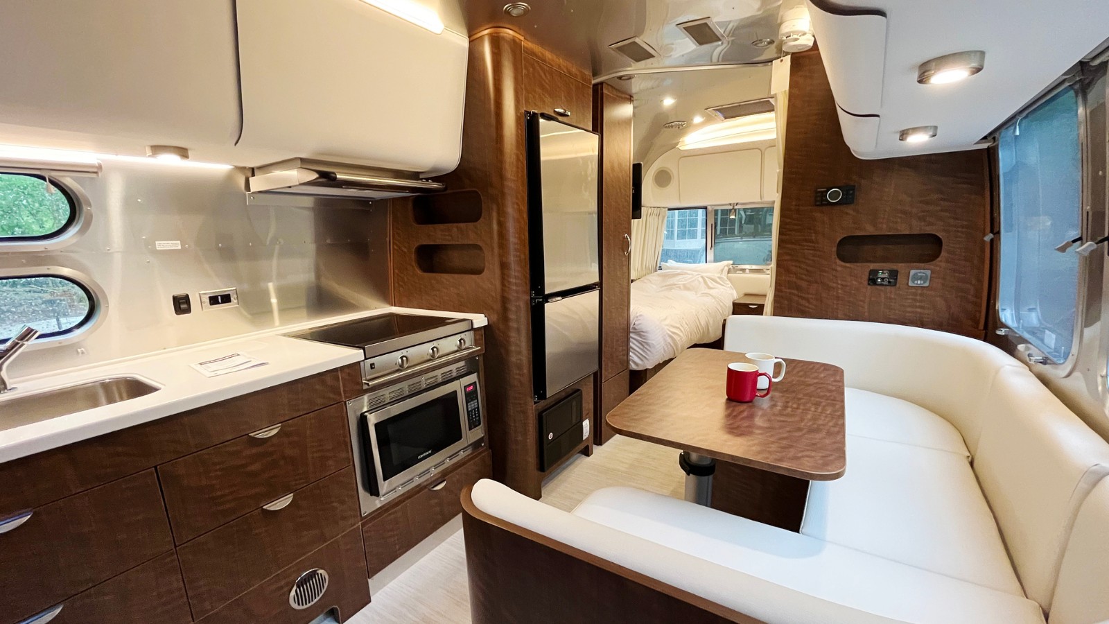 グローブトロッター　内装