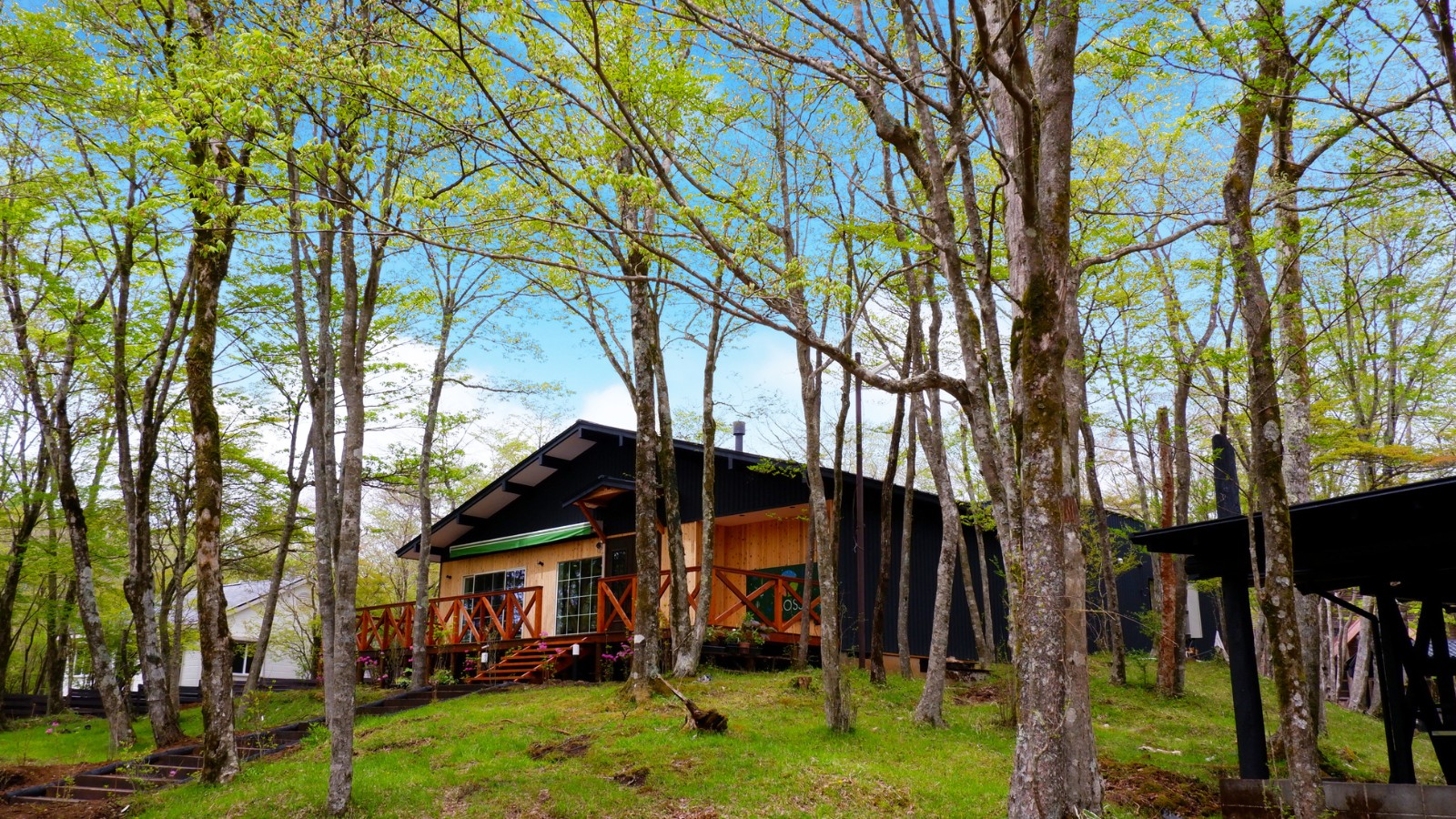 フロント棟エントランス