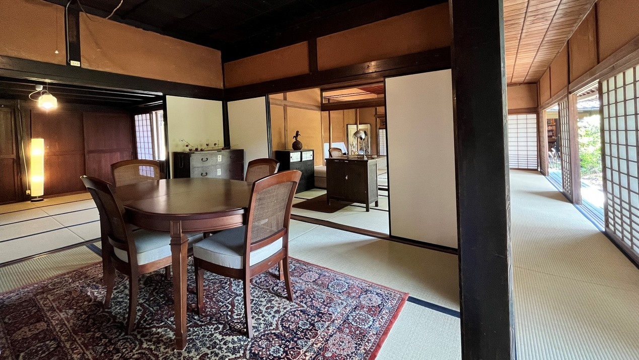 和モダン【蔵】で仲間やファミリーとゆる旅♪一棟貸切＆低学年まで無料★キッチン・シャワーあり【素泊り】