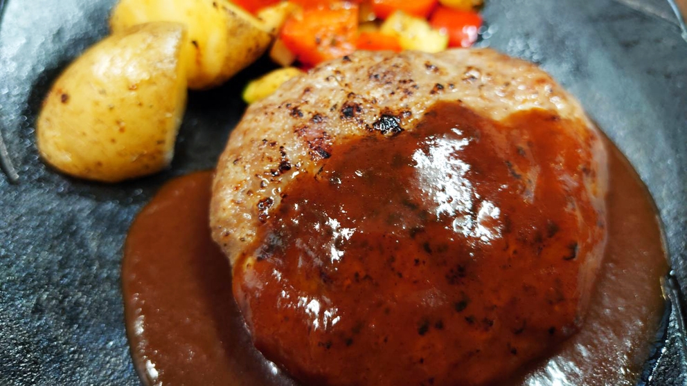 【お日にち限定】1組限定◆リーズナブル◆ 黒毛和牛入り合挽ハンバーグと金目鯛の創作料理でお得に旅を♪