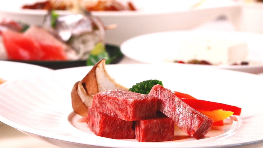 夕食◆黒毛和牛のステーキは富士山熔岩プレートで♪