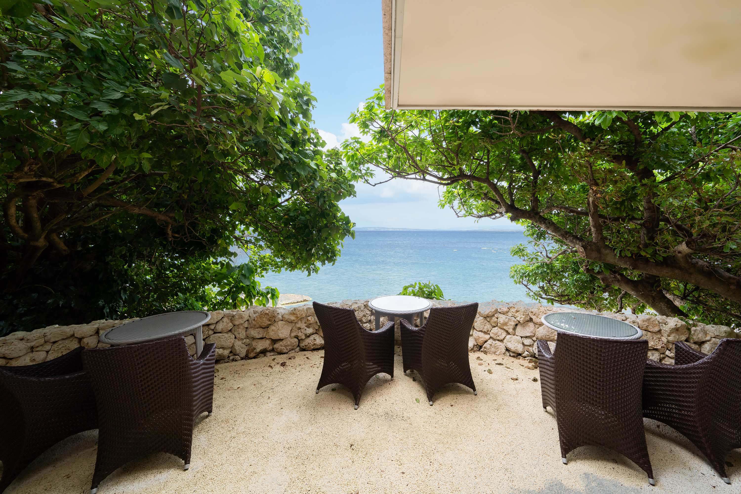 アコウの間テラス