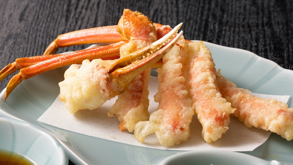 冬の味覚の王様にご満悦！グレードアップで【カニ鍋・焼きガニ・カニの天ぷら付】