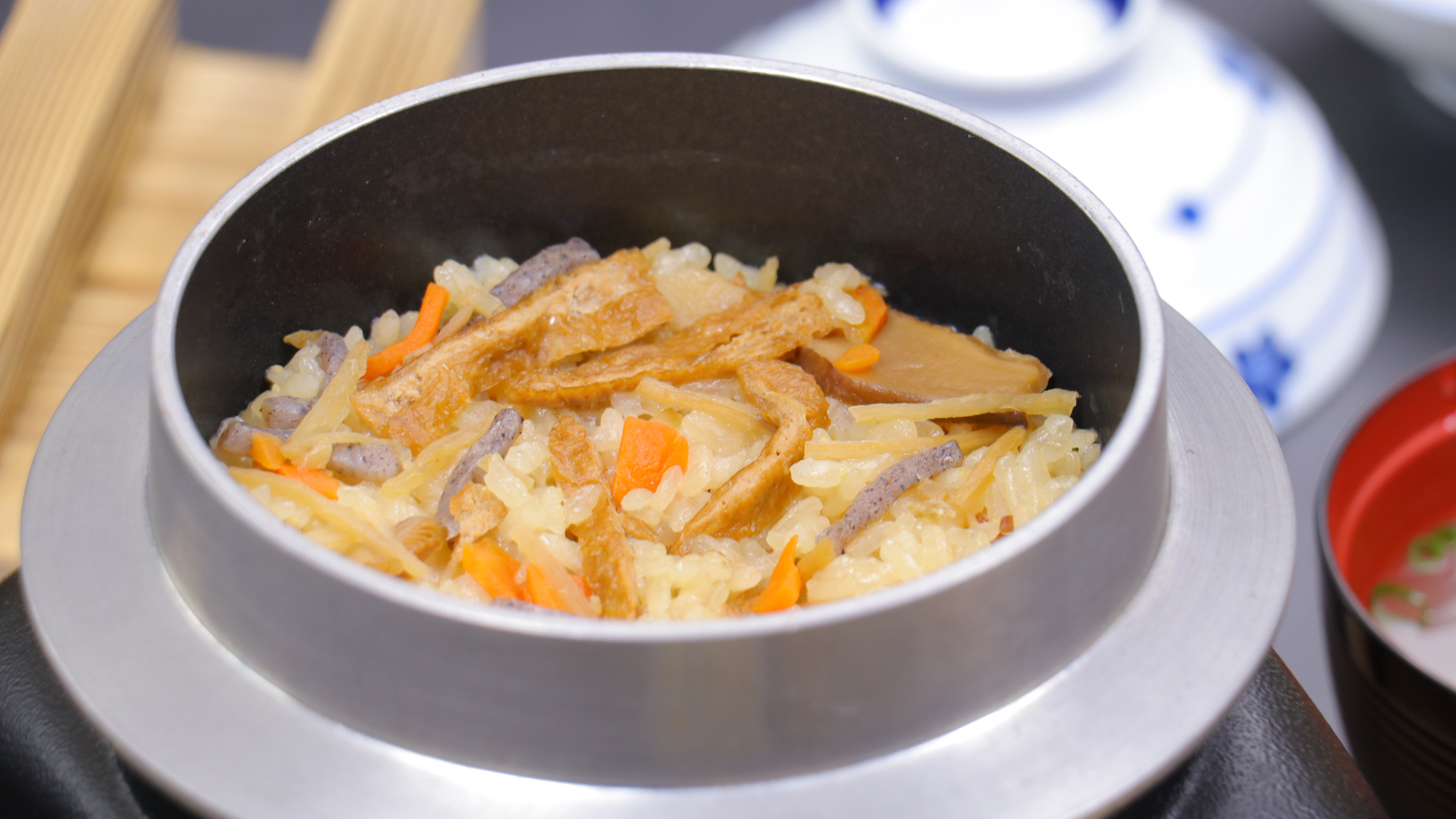 【季節の釜飯】