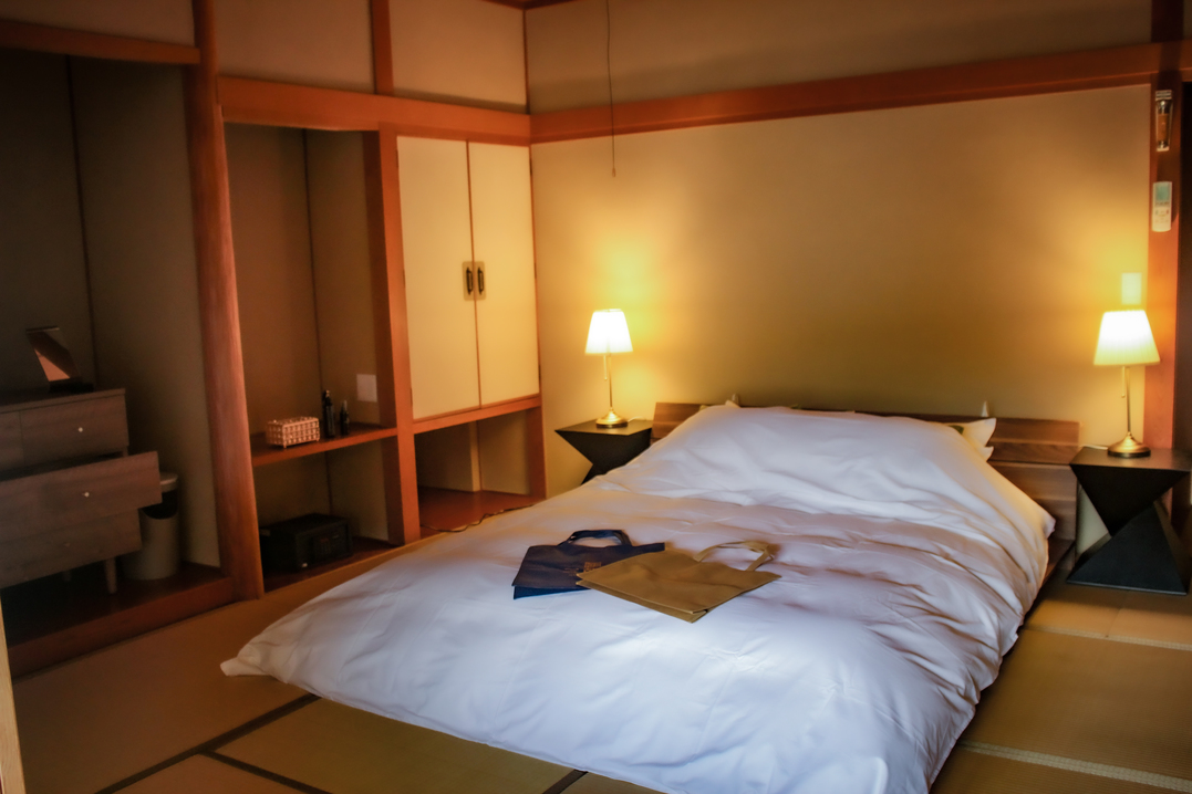 【200】本棟庭園の部屋｜寝室＋和室＋広縁｜２階｜禁煙