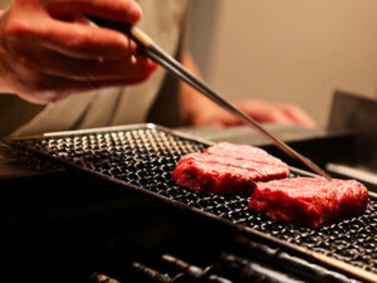 【お盆明け30日間限定】晩夏のシェフおまかせ鳥取和牛「炙り」創作料理｜地酒飲み比べ特典付｜お食事個室