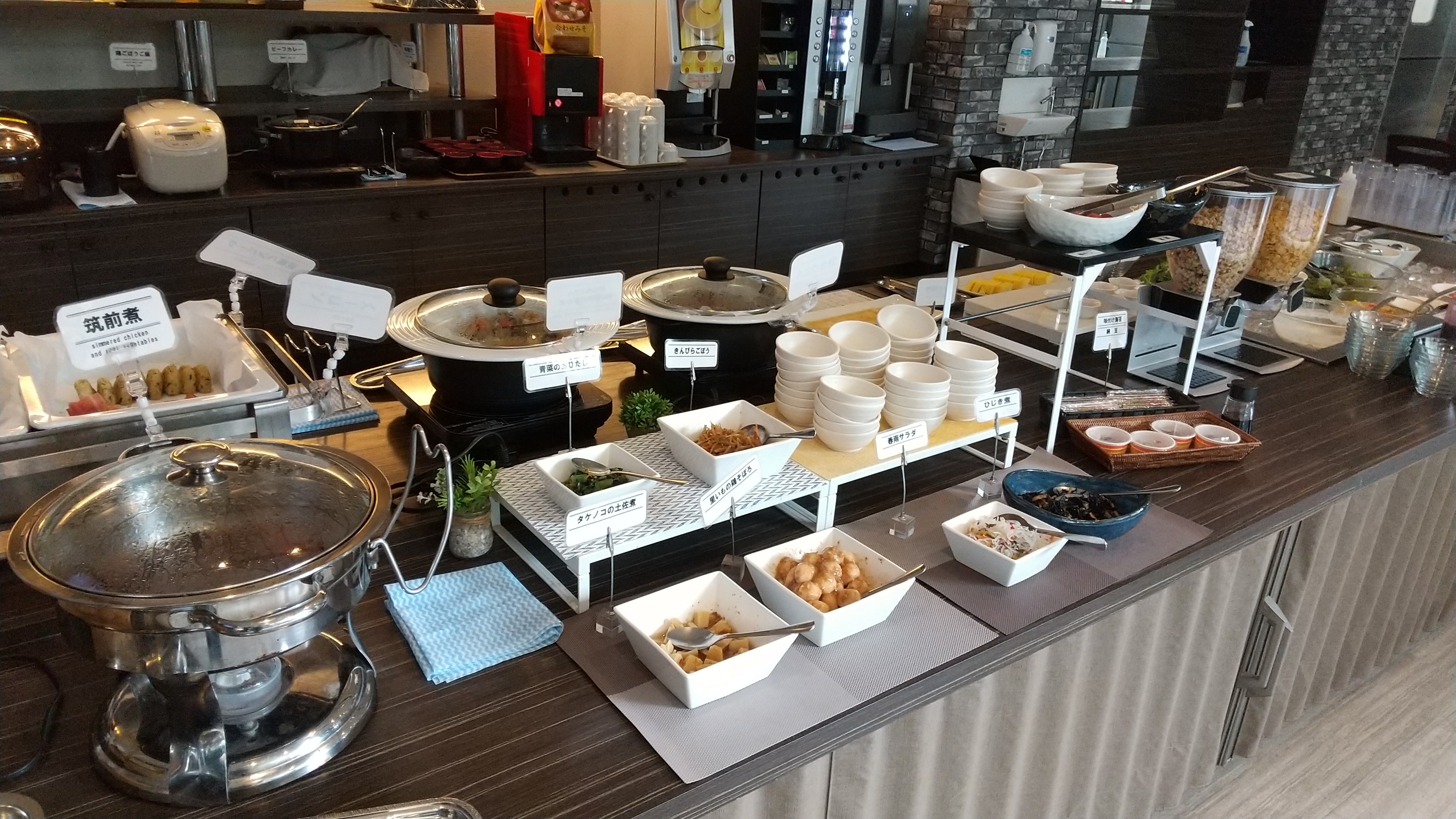 和洋バイキング朝食　和食も取り揃えております