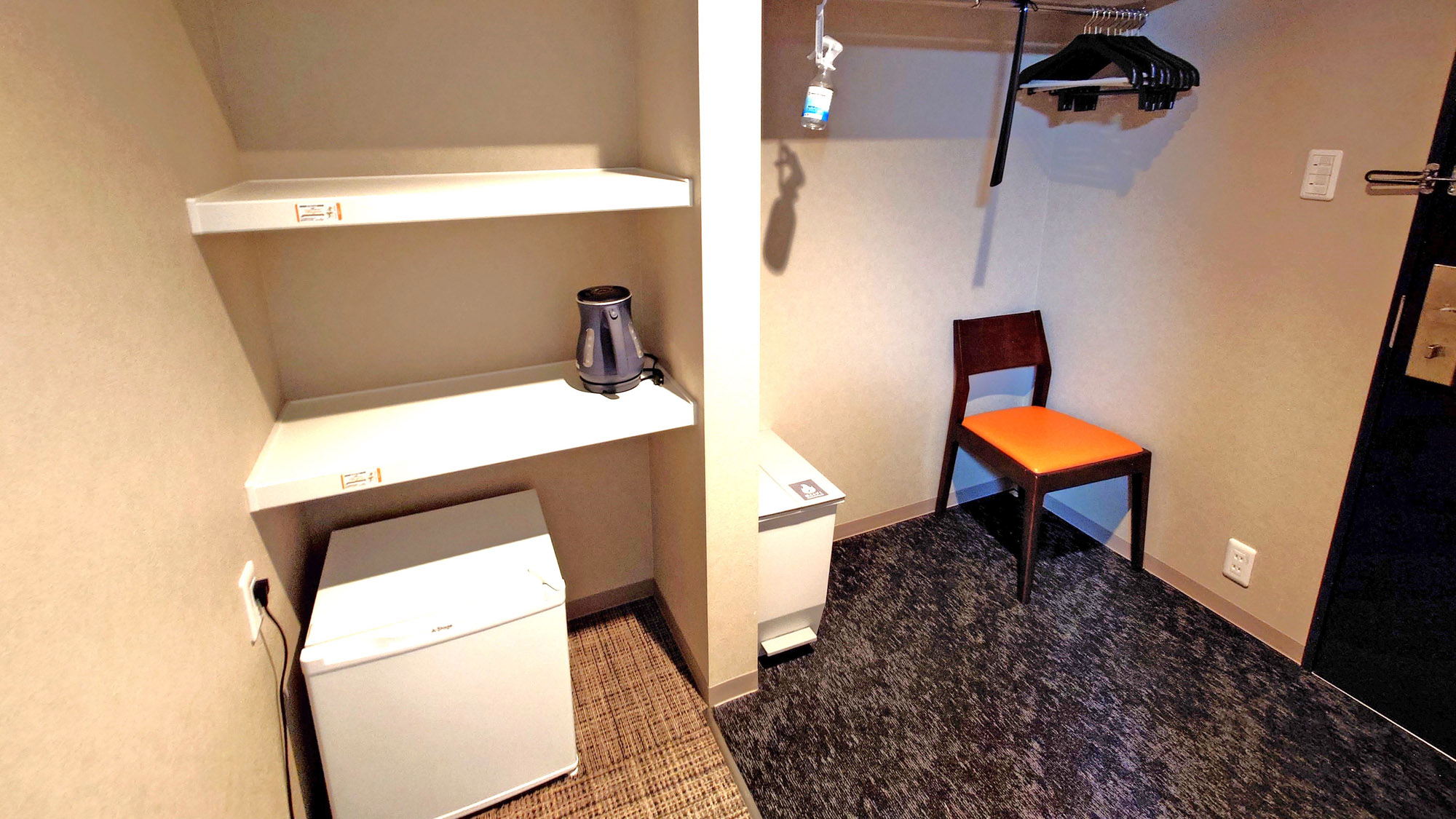 【本館バンクルーム】冷蔵庫・ポット