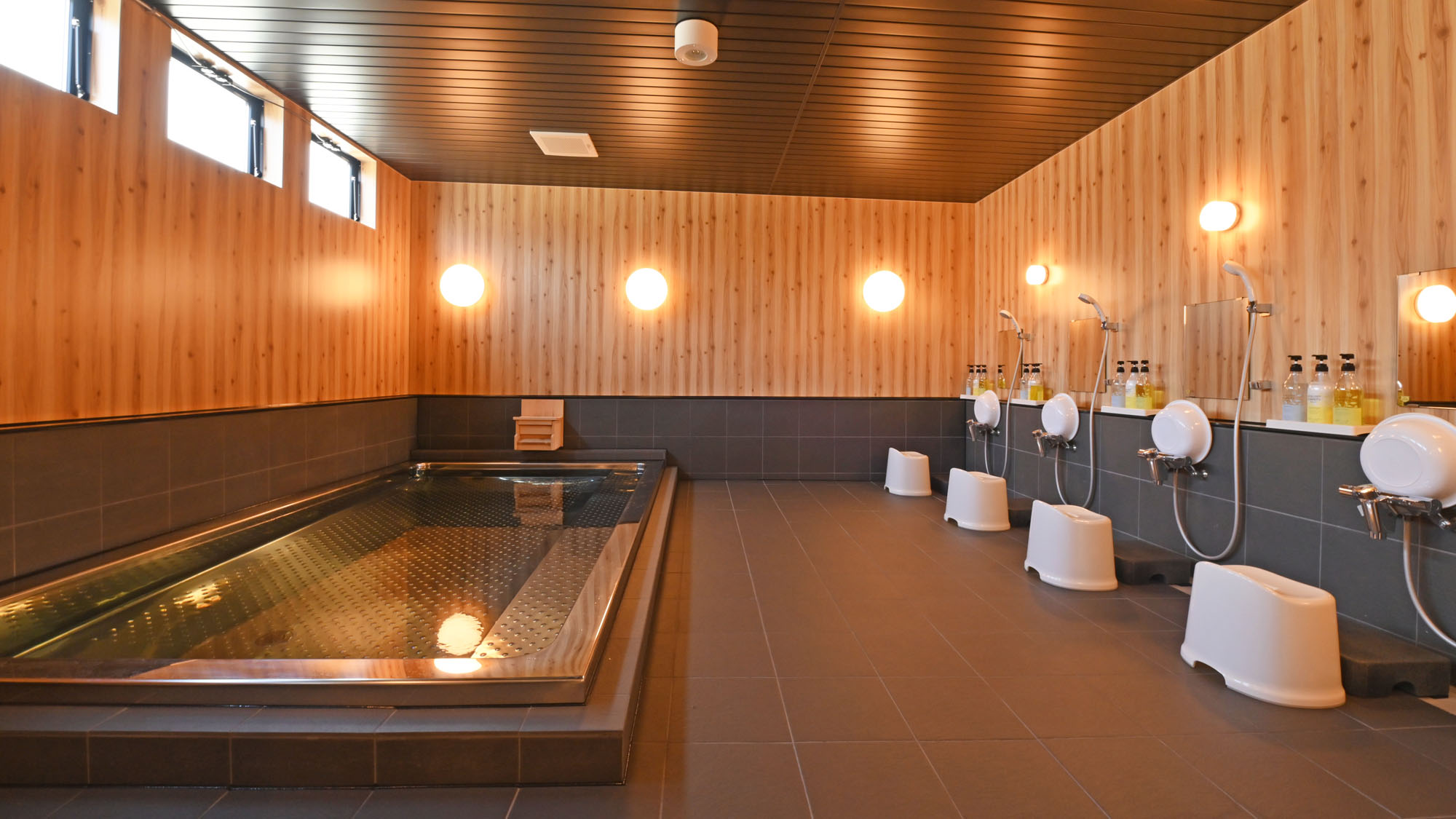【大浴場】ご旅行やお仕事の癒やしと安らぎをご提供いたします